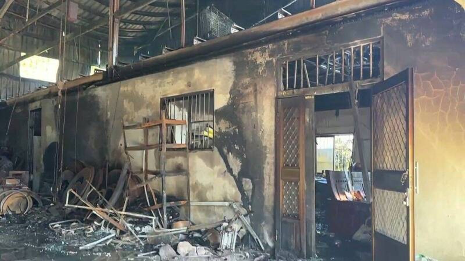 南投草屯五金工廠清晨大火　屋主女兒不幸葬身火窟