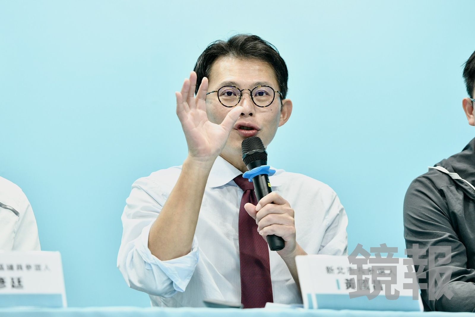 旁聽柯文哲案被質疑打瞌睡 黃國昌反批:法庭鏡頭往下拍「獨步全球」