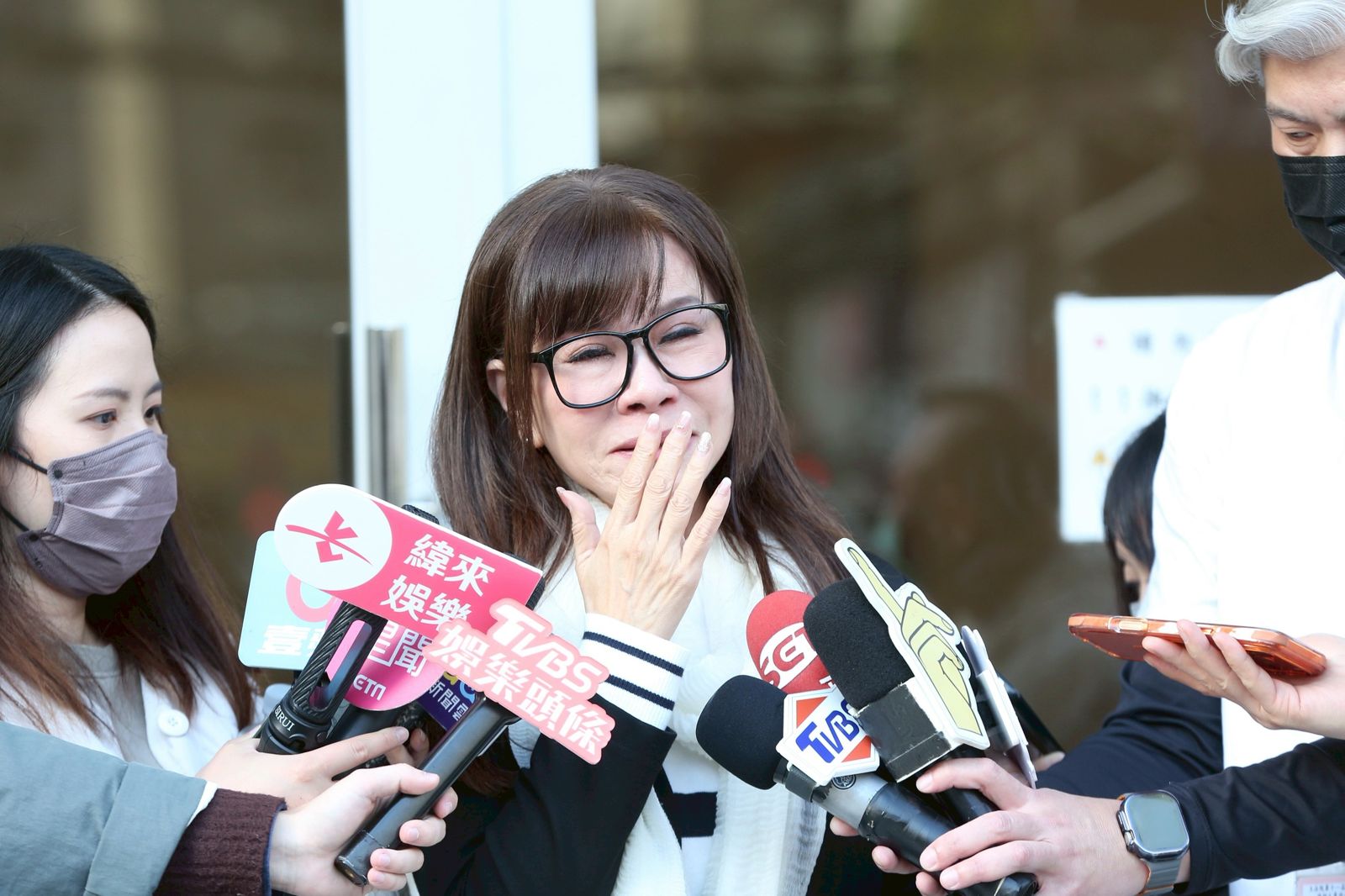 直擊／龍千玉悼念曹西平近1小時　崩潰淚訴四哥2度入夢