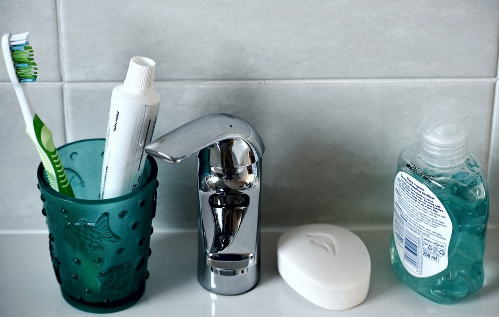 不是馬桶、洗手台！浴室「1常見物品」超髒…清潔員曝最噁真相：臭到靈魂暫離身體