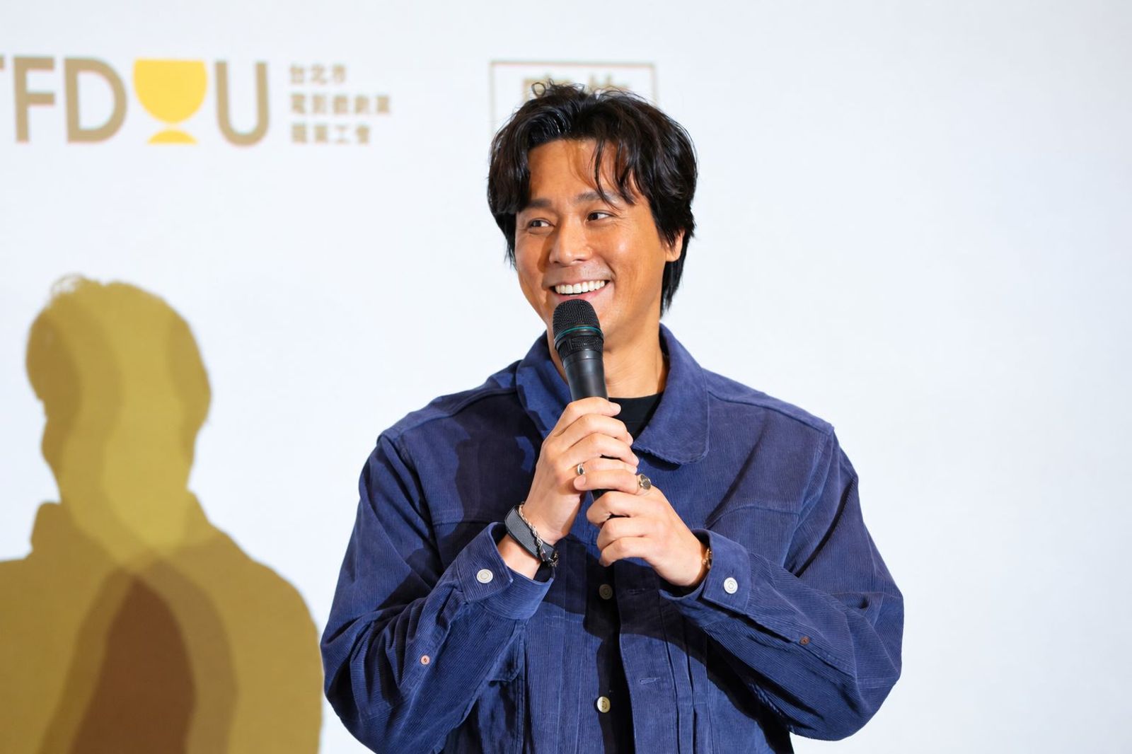 亞洲視帝陳邦鋆表示,演員最幸福的是能透過角色接觸不同職業,一年可能體驗兩、三種人生,讓勞動者的努力被看見。圖/電影戲劇業職業工會
