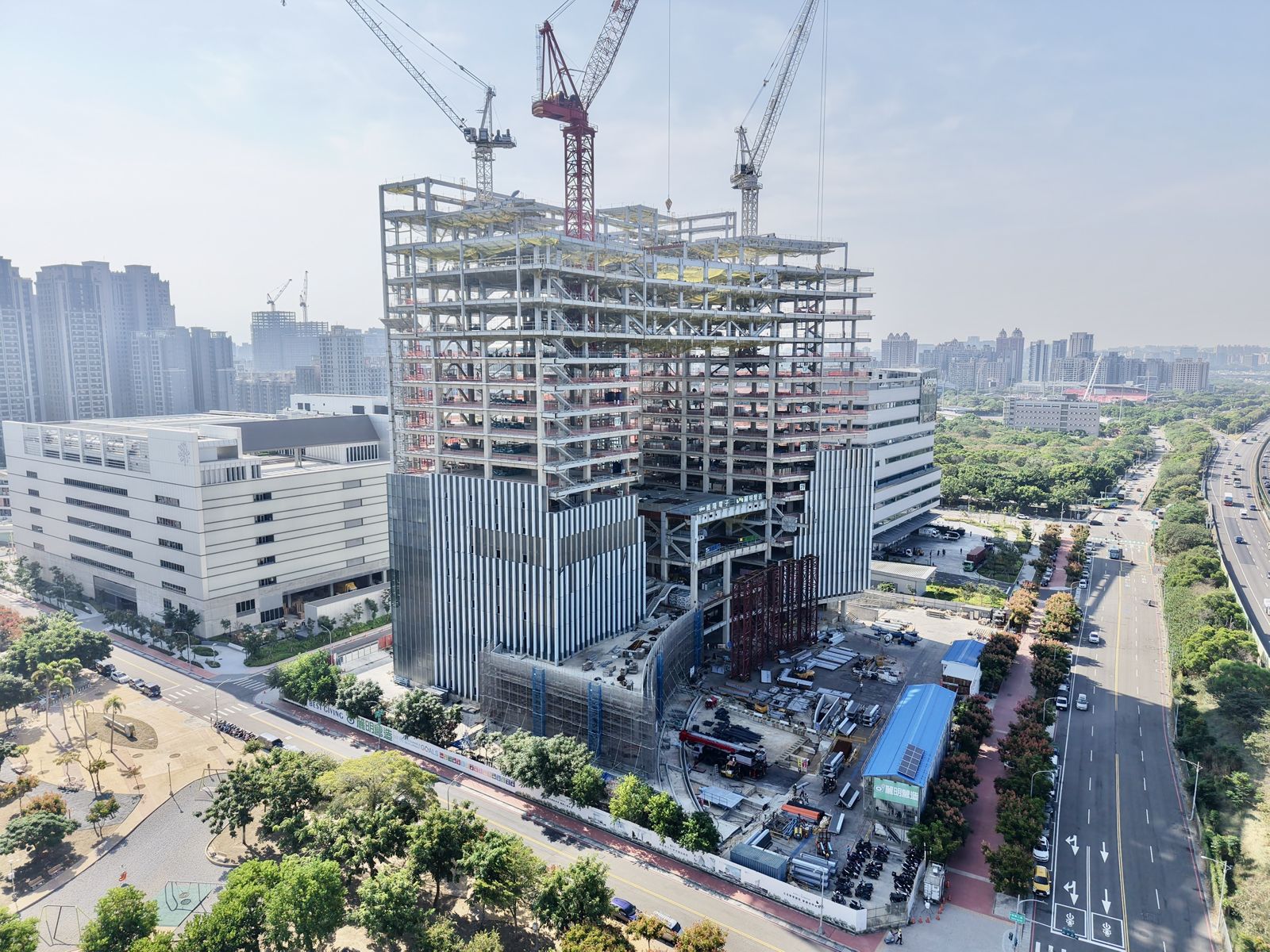 義隆電子AI智慧園區總部大樓無人機空拍圖。（義隆電子提供）