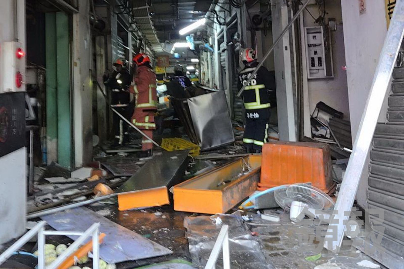 轟！疑瓦斯鋼瓶外洩釀氣爆2傷　台中建國市場16攤位炸損慘況曝