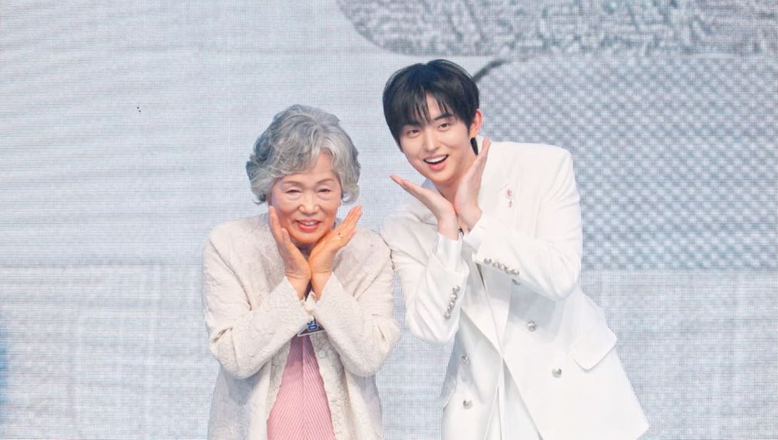 19歲痛失癌末母!選秀男星Haru牽81歲外婆登台超有愛 逆襲翻紅「下一站台灣」