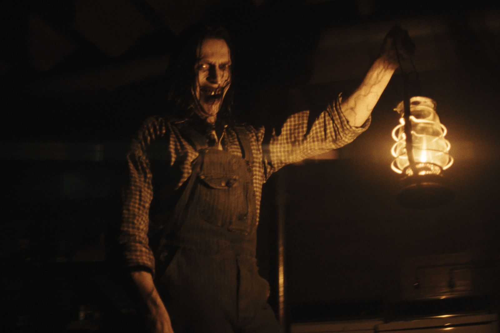 鬼月晚上不要看! 《厲陰宅》曝光「史慕爾鬧鬼案」真實影像「細思極恐」