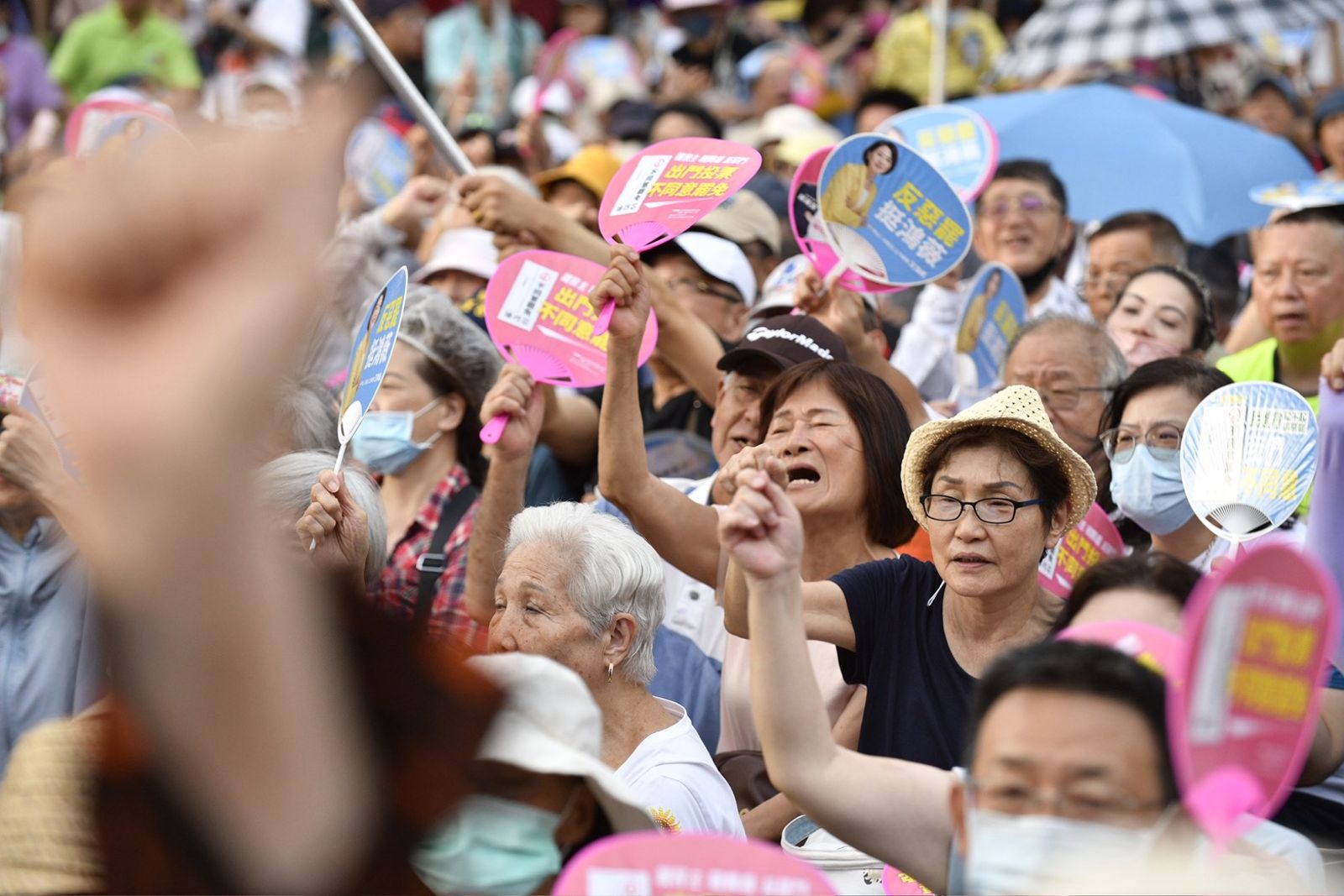 趙少康21日在台北市榮星花園舉行「北北基反惡罷大會」，現場湧入超過5千名支持民眾。（圖／李智為攝）