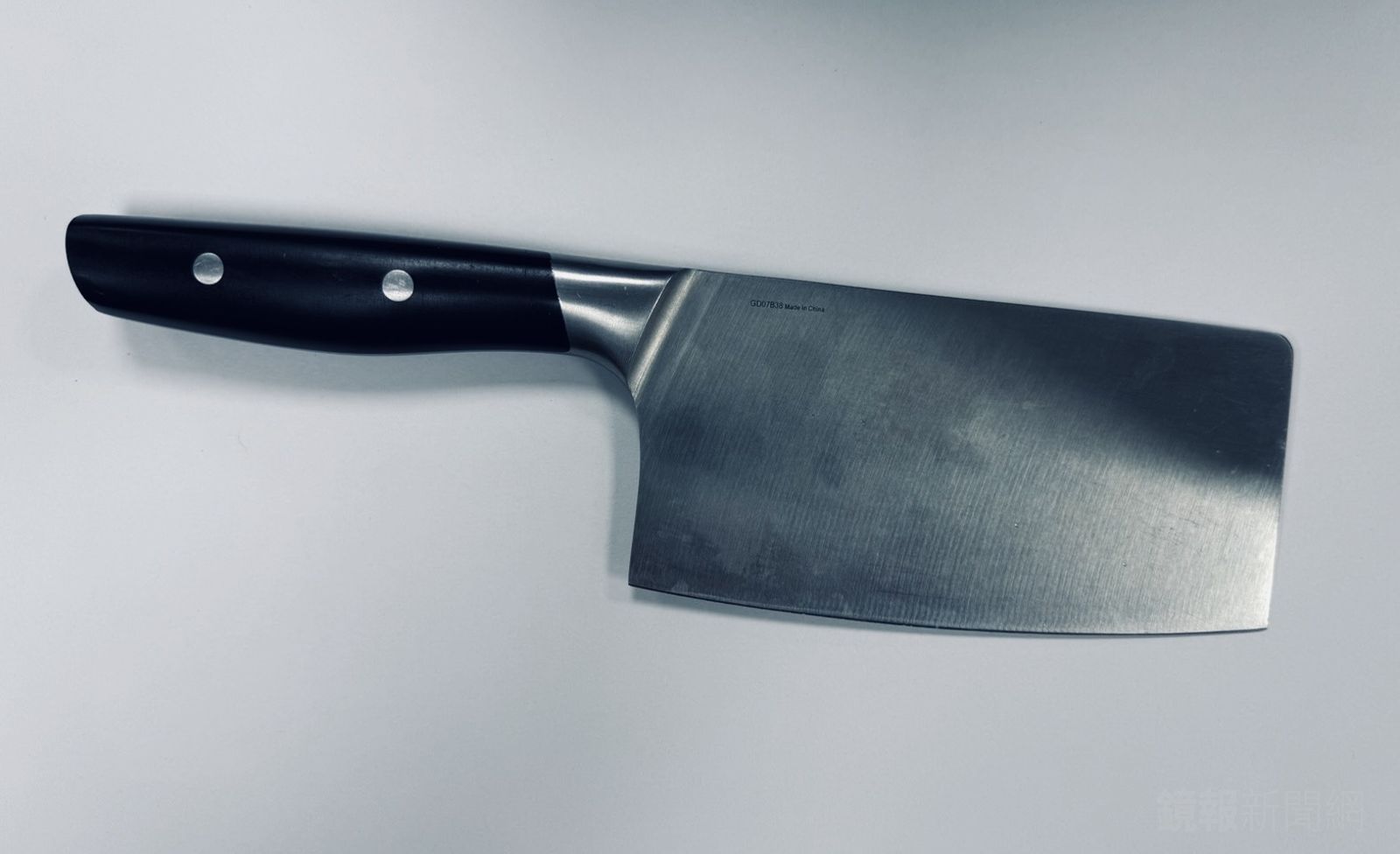 柯翁持刀與工人發生爭吵，被判處3000元罰鍰。示意圖