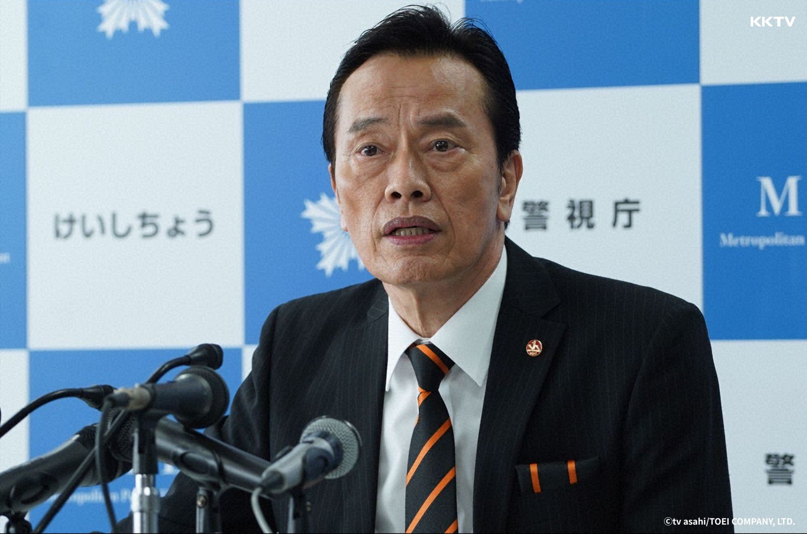 遠藤憲一在日劇《大追跡～SSBC重案組～》飾演搜查一課長官。KKTV提供