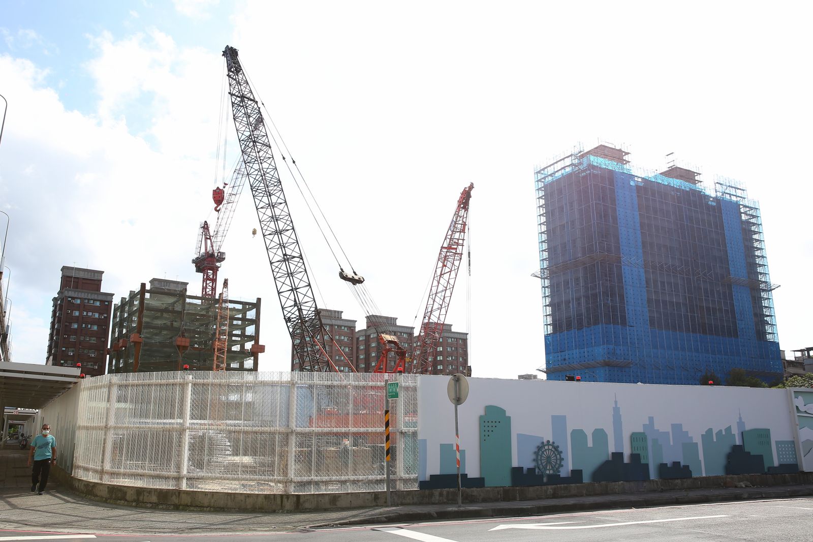 房貸利率衝破新高　房市急凍建商面臨倒閉風險