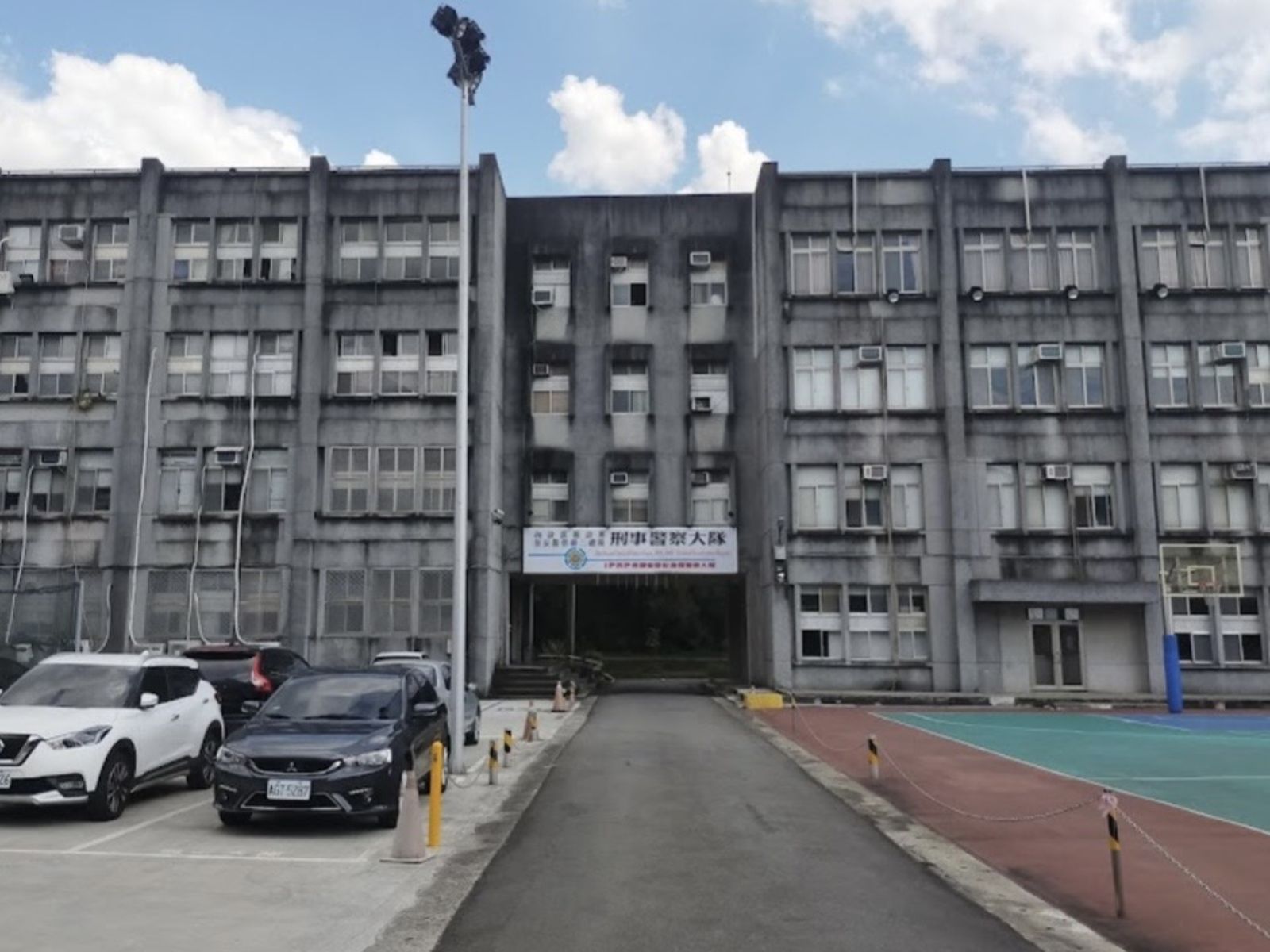 警察訓練出事！保二隊員高空垂降失手　4樓摔下2樓掛彩送醫