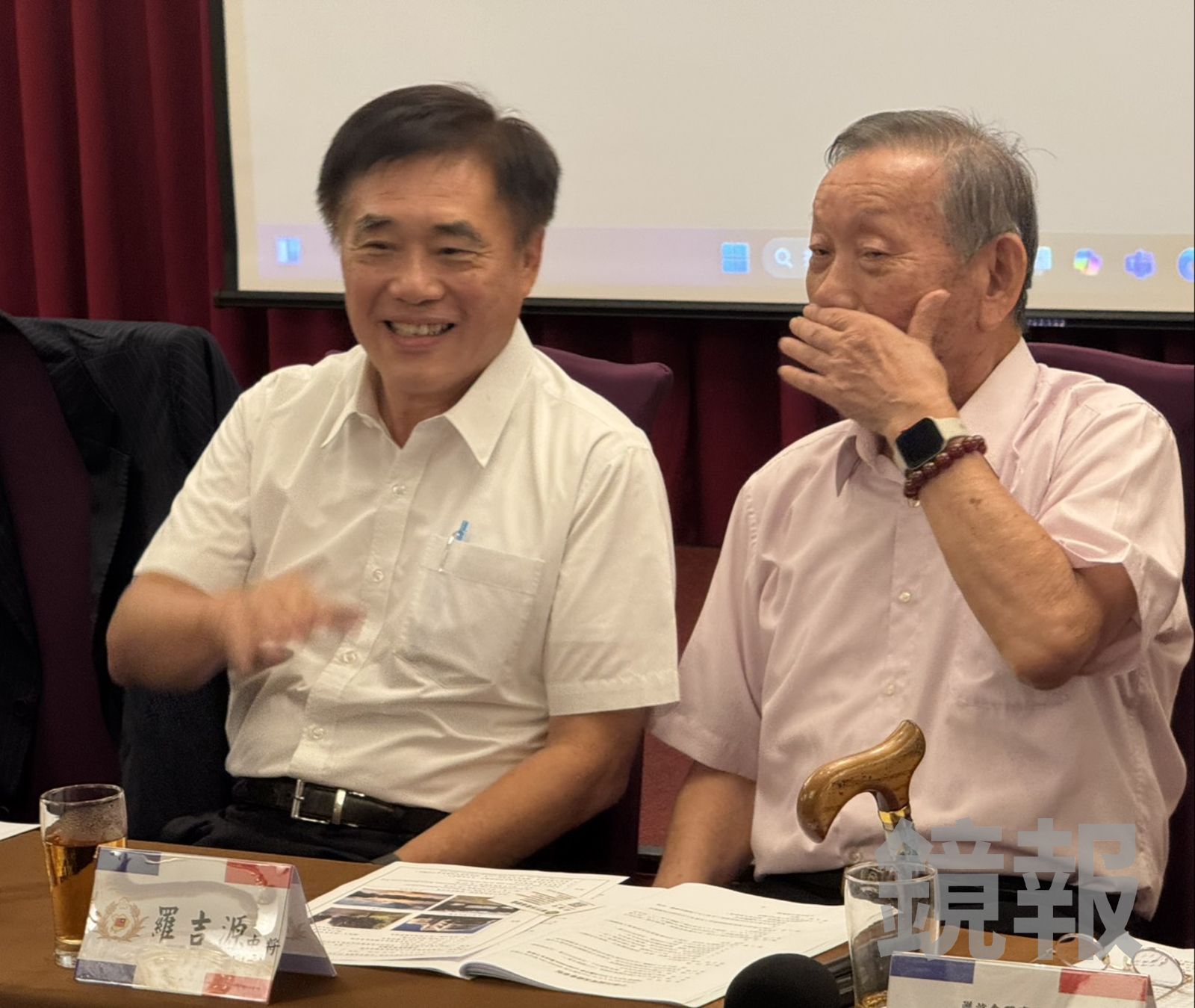 郝龍斌今致詞時表示，他今天看到羅吉源，兩人見面格外開心，因為羅過去當旅長時，他在旅下的一個營裡擔任排長，兩人共事了一年半。（圖／李奇叡攝）