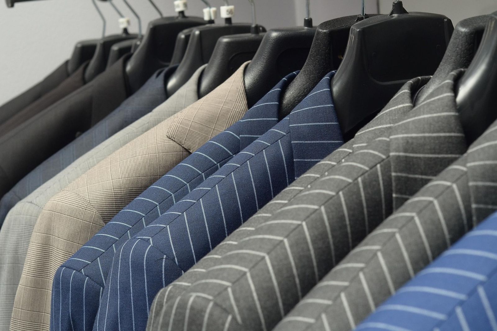 女子整理換季衣服後「高燒40度」肺部竟發霉！醫：忽略一細節導致