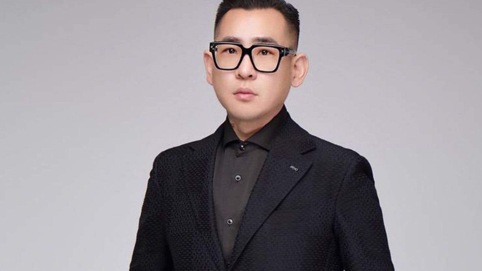 蹦闆豪砸1.4億！激動宣布「第4個孩子生了」　曝副業成功關鍵