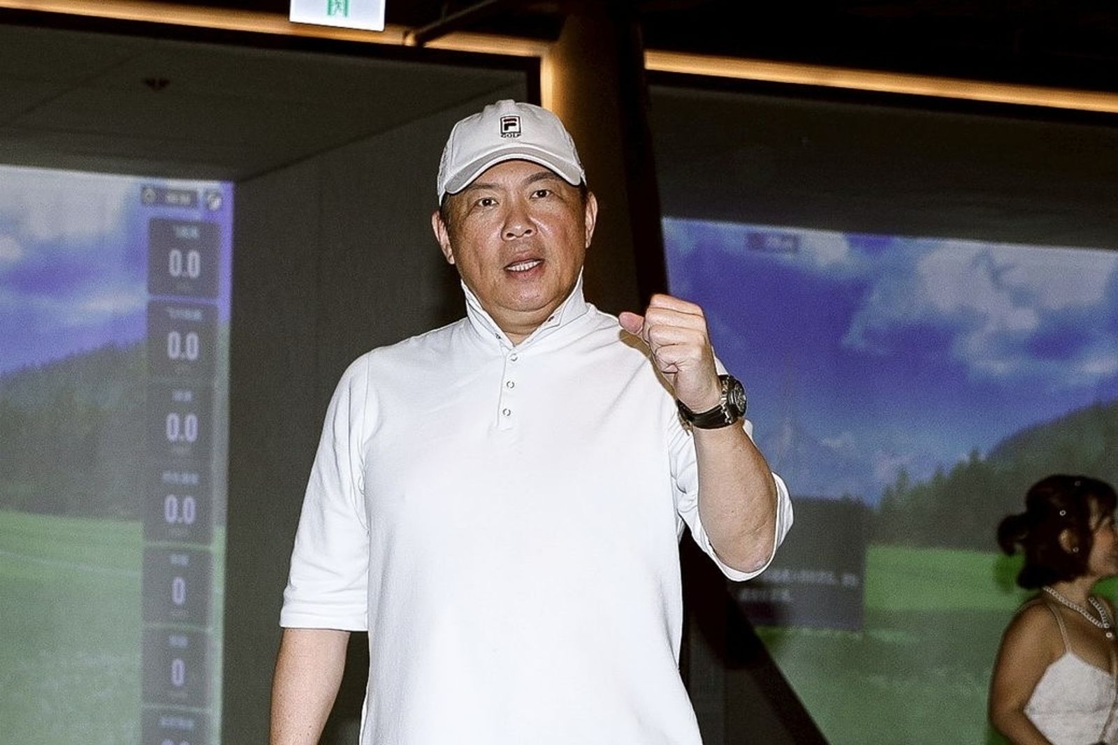 曾國城失言風波後首露面　笑稱「不要再害我」