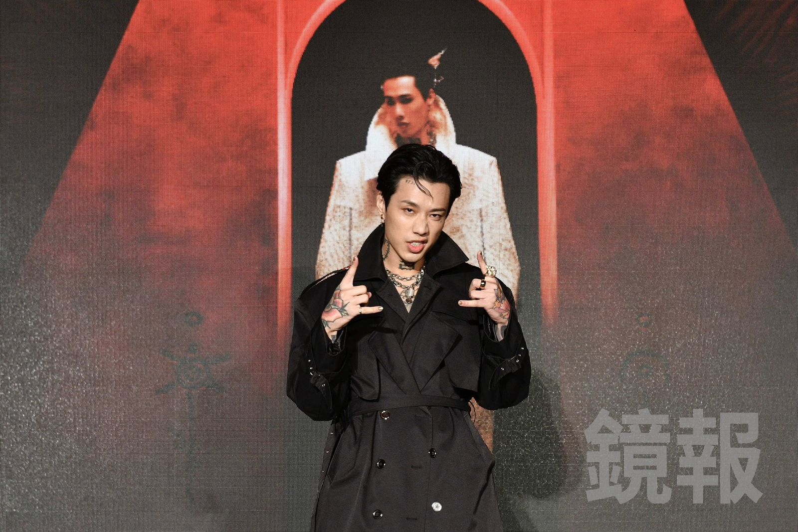 Marz23演唱會收穫大量歌迷丟上台的內衣，拿去捐給公益團體還被認為是內衣大盜。李智為攝