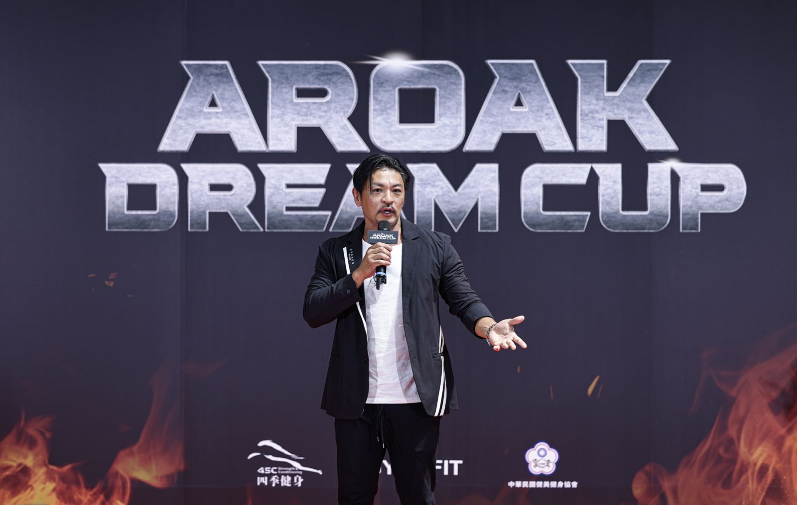 日籍藝人夢多創立台灣最大規模綜合力量賽事「2025 AROAK DREAM CUP 夢想盃力量大賽」。夢想盃提供
