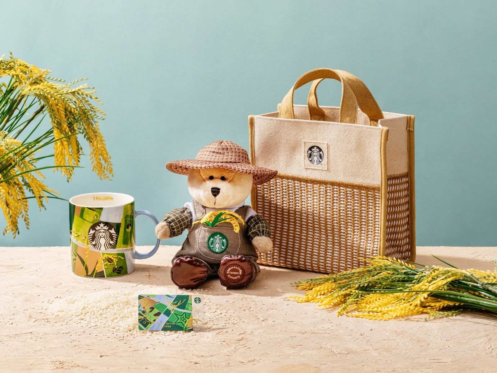 開幕期間推出限定馬克杯、提袋，讓星巴克迷收藏。