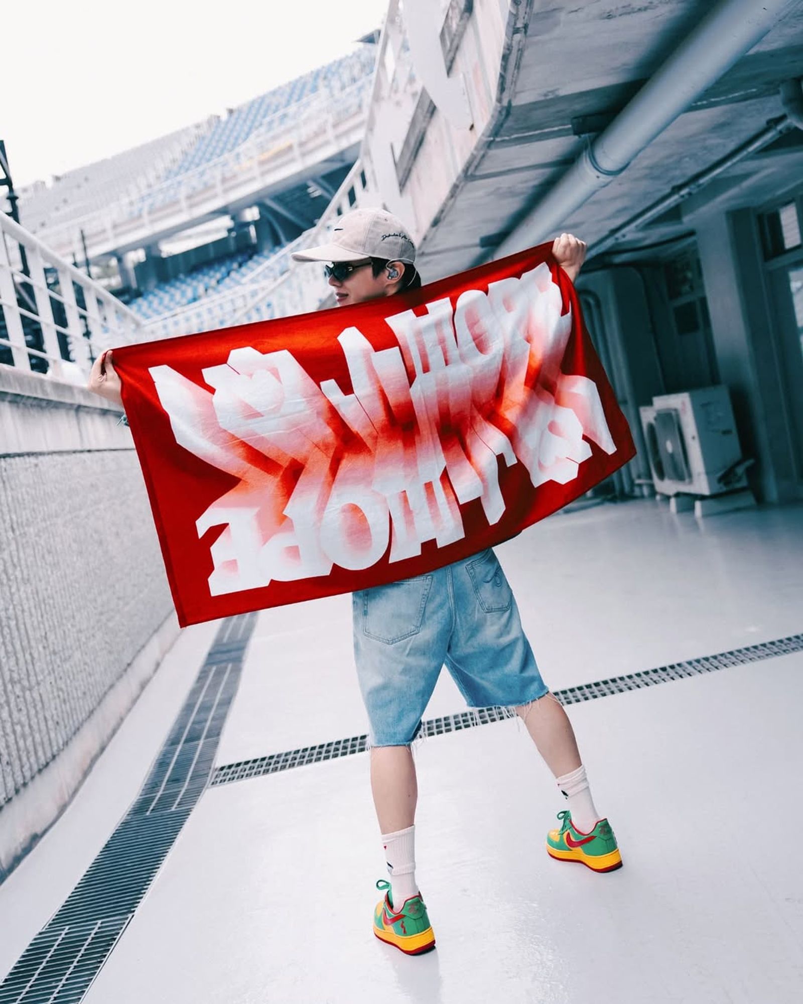 j-hope坦言演出時一度不小心哭了。翻攝IG@uarmyhope