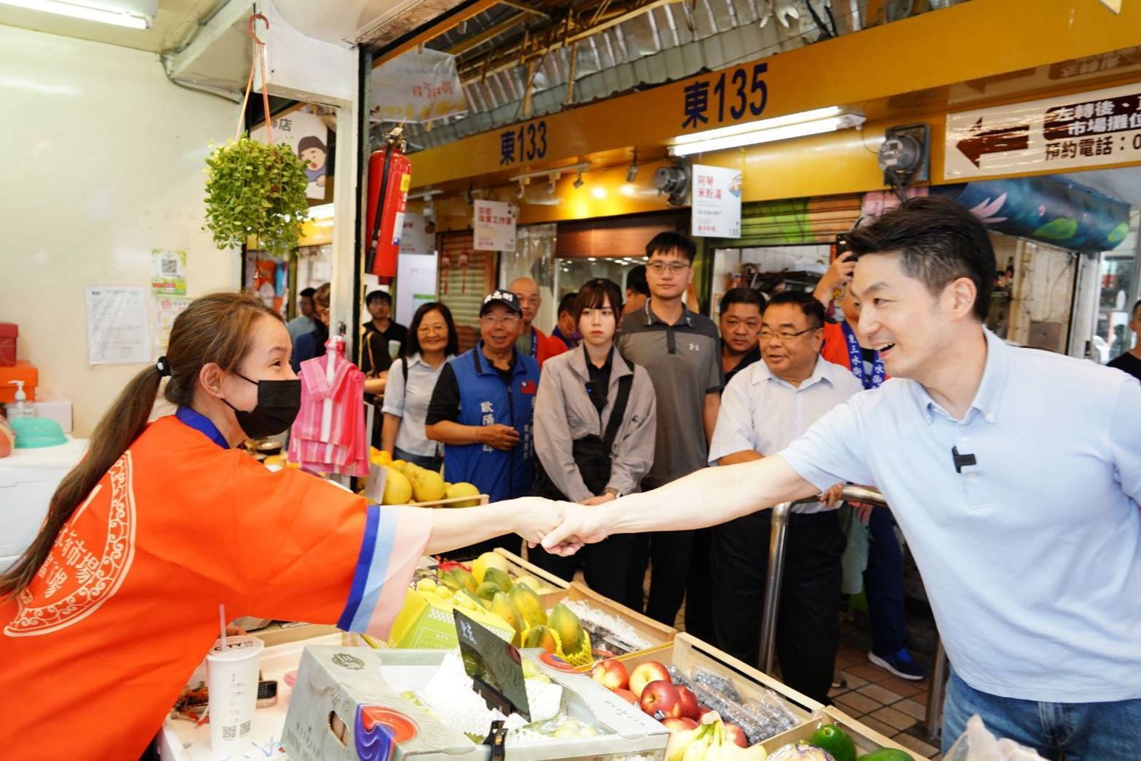 吃滷肉飯挺鬍鬚張 蔣萬安再問:有人認同出征的選舉文化嗎?