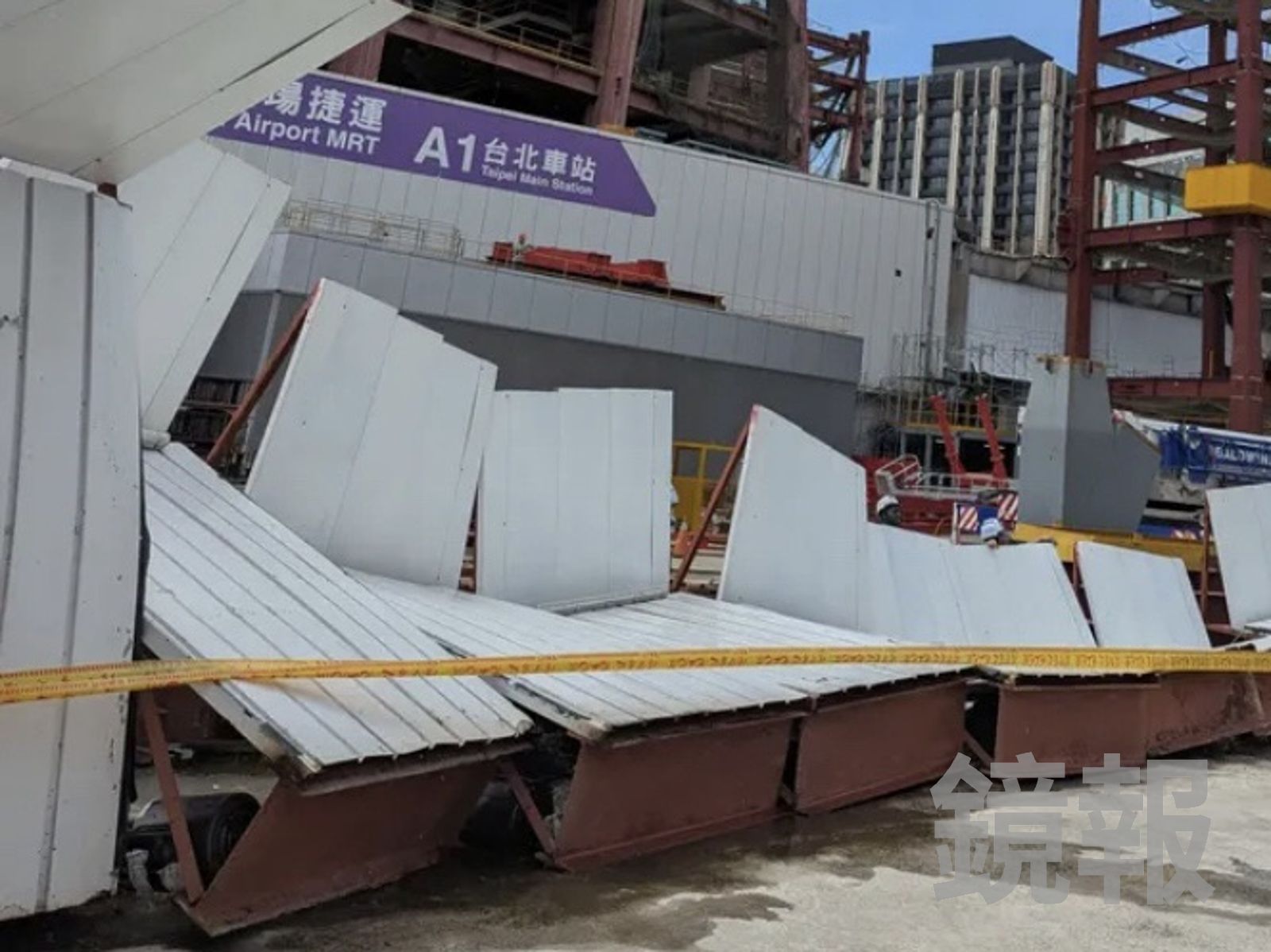 台北雙星工地成楊柳颱風受災戶　先火警又爆圍籬倒塌意外連一拉一