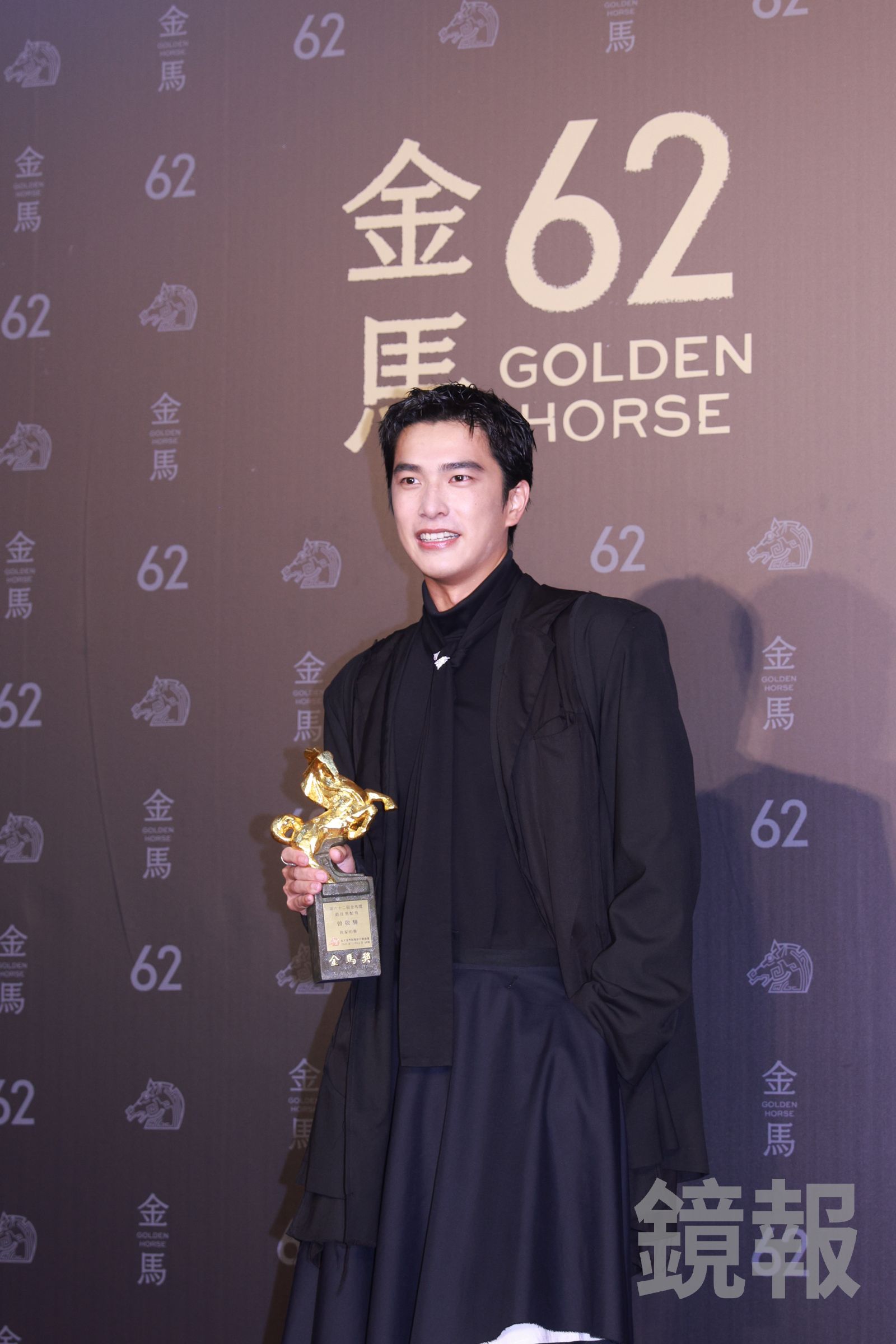 曾敬驊獲獎後爆哭。攝影組