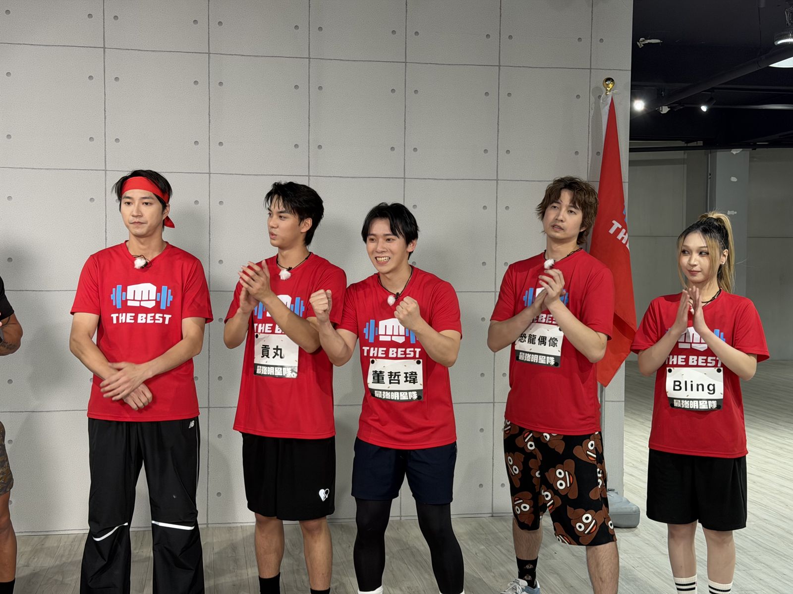 紅隊江宏傑(左起)、貢丸、董哲瑋、恐龍偶像Bling。《全城地圖:最強明星隊》提供