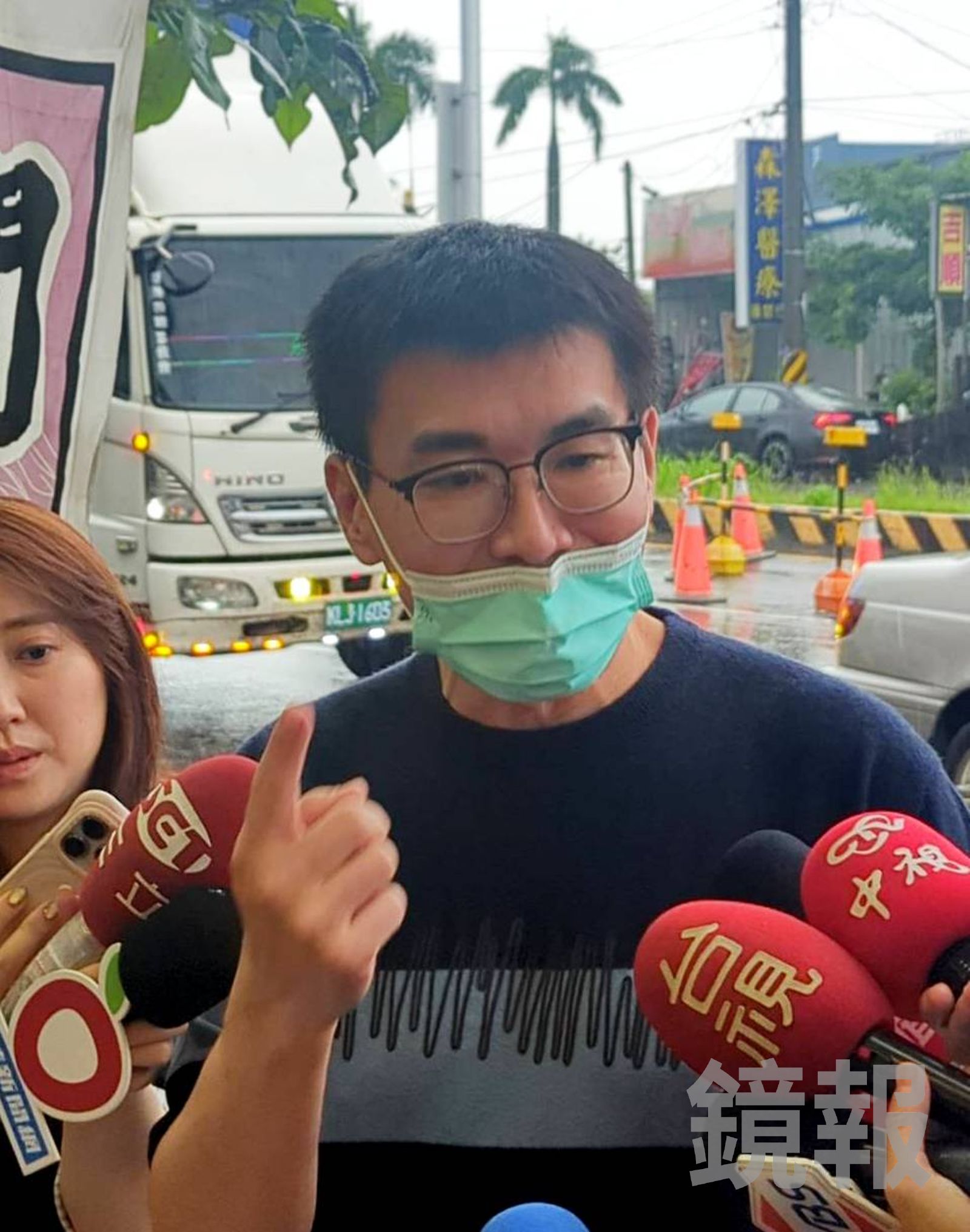 兒私訊阿嬤控爸奢華 趙建銘怒疑「有人指導」反擊:小朋友怎知這麼多細節