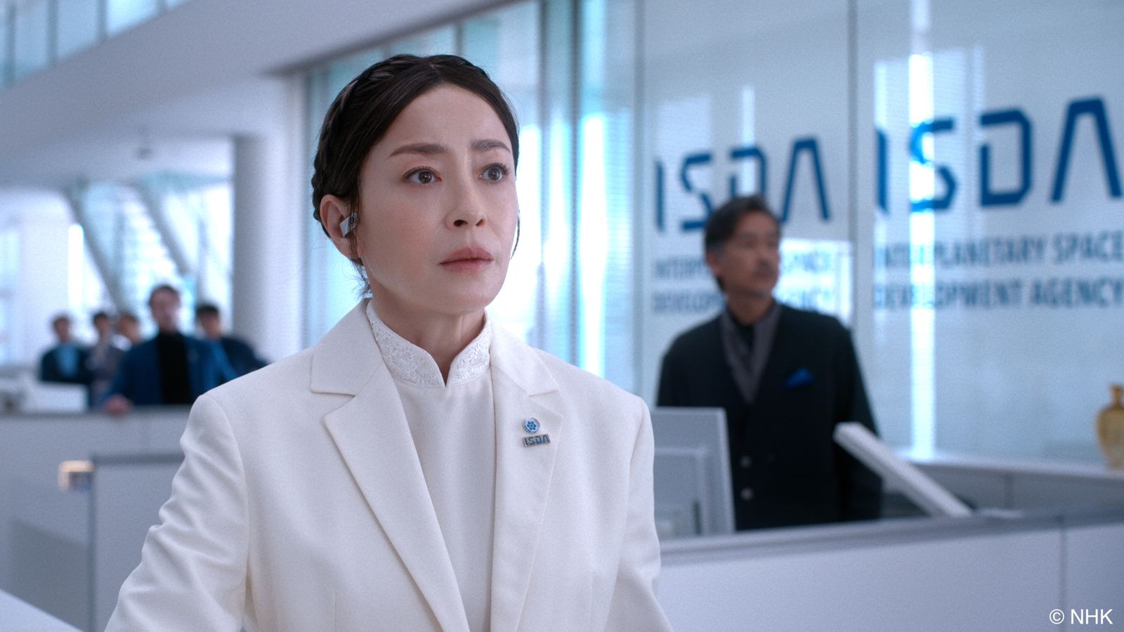 宮澤理惠飾演ISDA日本分局長,負責「火星撤退計畫」。Hami Video提供
