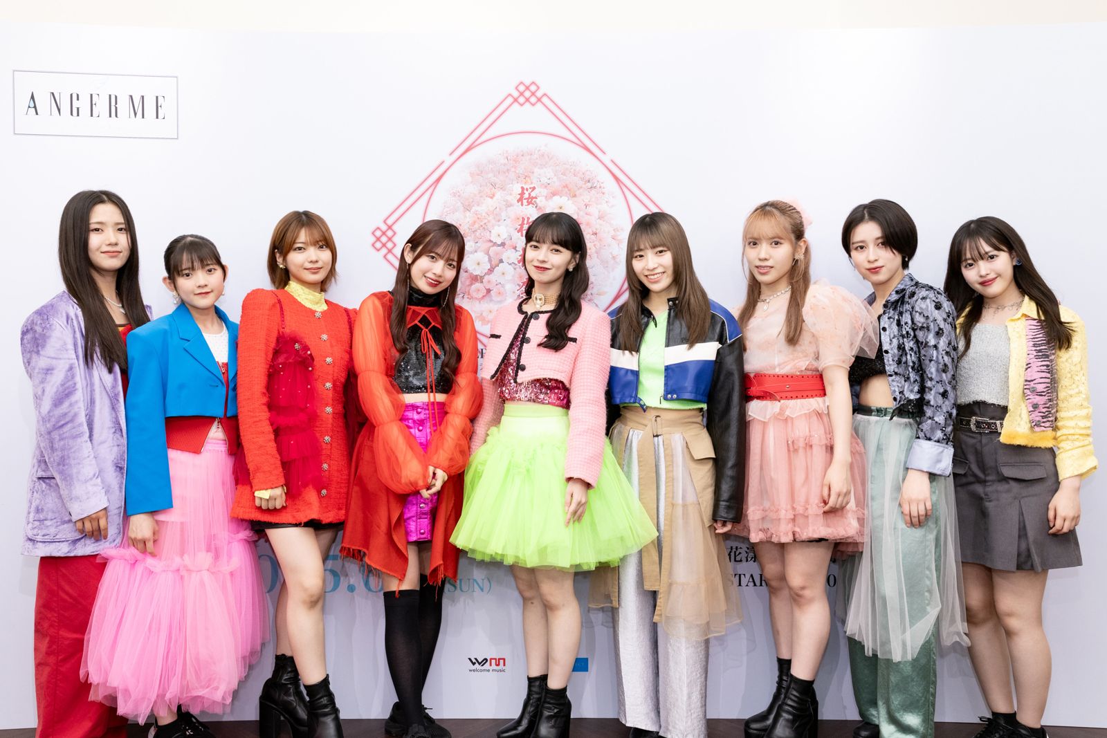 ANGERME成員下井谷幸穗(左起)、松本若菜、川名凜、伊勢鈴蘭、上國料萌衣、橋迫鈴、為永幸音、平山遊季、後藤花接受《鏡報》專訪。Welcome Music提供