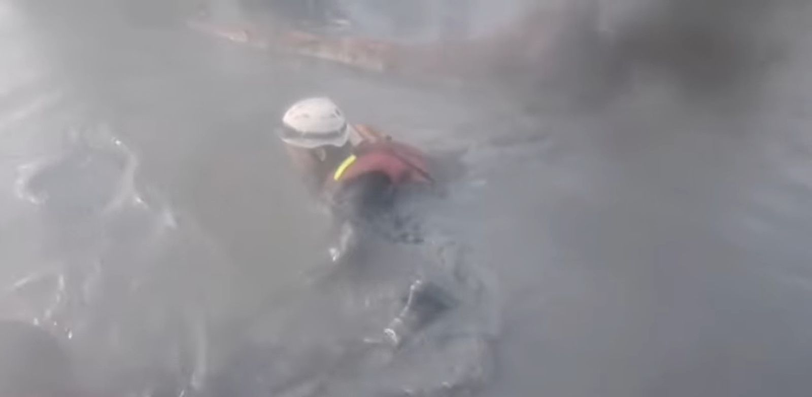 泥濘中出奇蹟!6歲女童「困鐵皮屋逾1天」成功獲救 屏東特搜奮戰4天「救出64人」