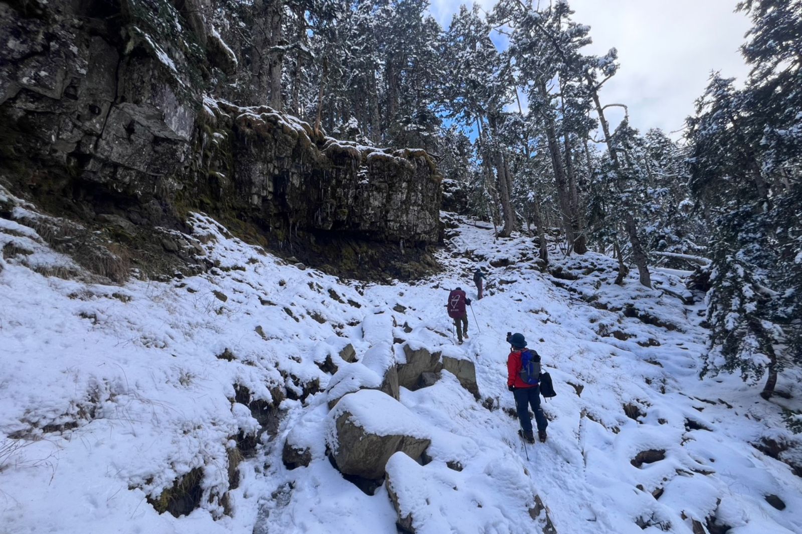 攻雪山奪2命！元旦強冷氣團來襲　管理處籲牢記「333原則」：別讓憾事重演
