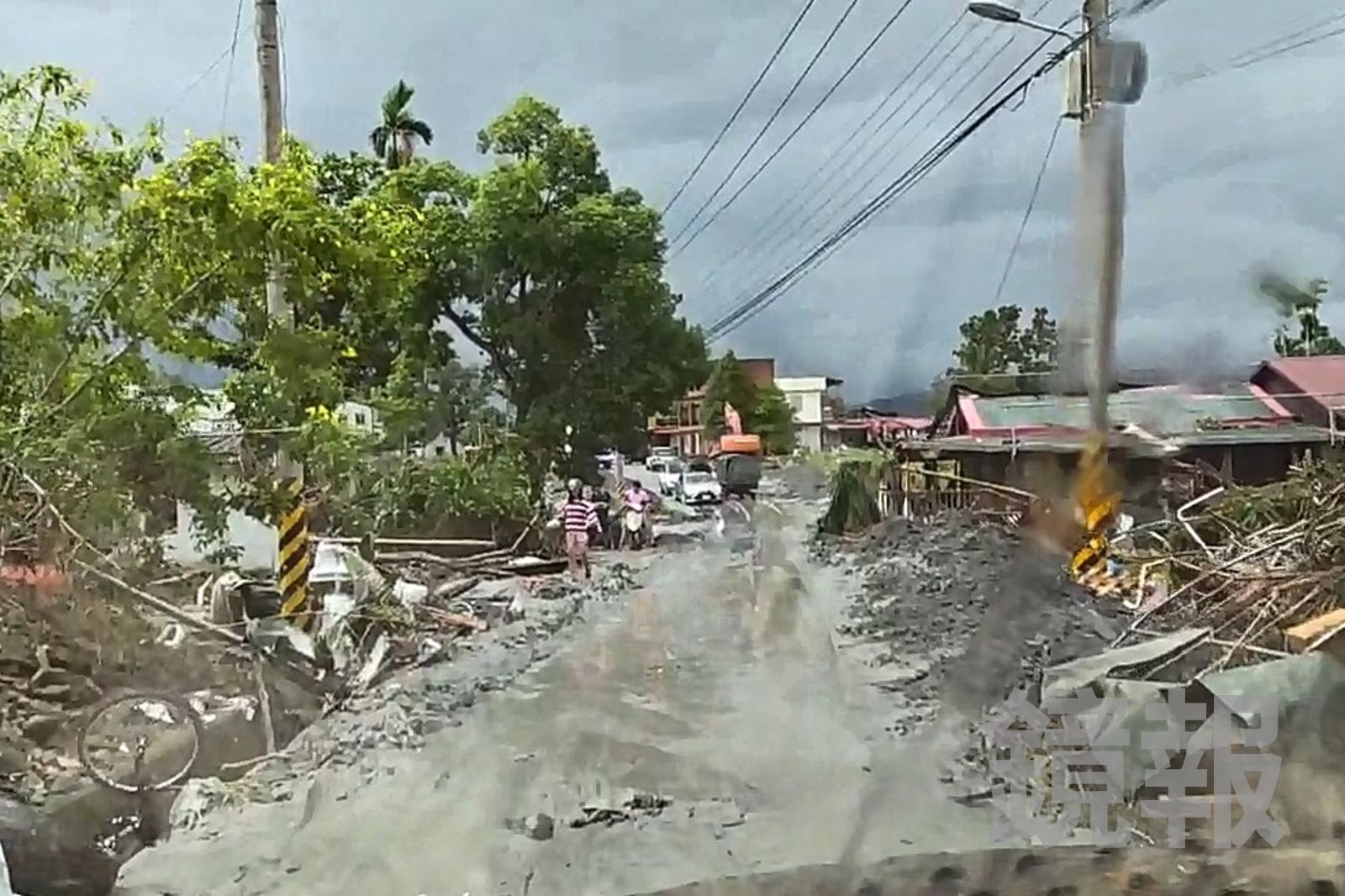 花蓮堰塞湖溢流釀17死！一進門水淹到鼻子…他悲痛目睹「媽媽鬆開手」獨自沉沒