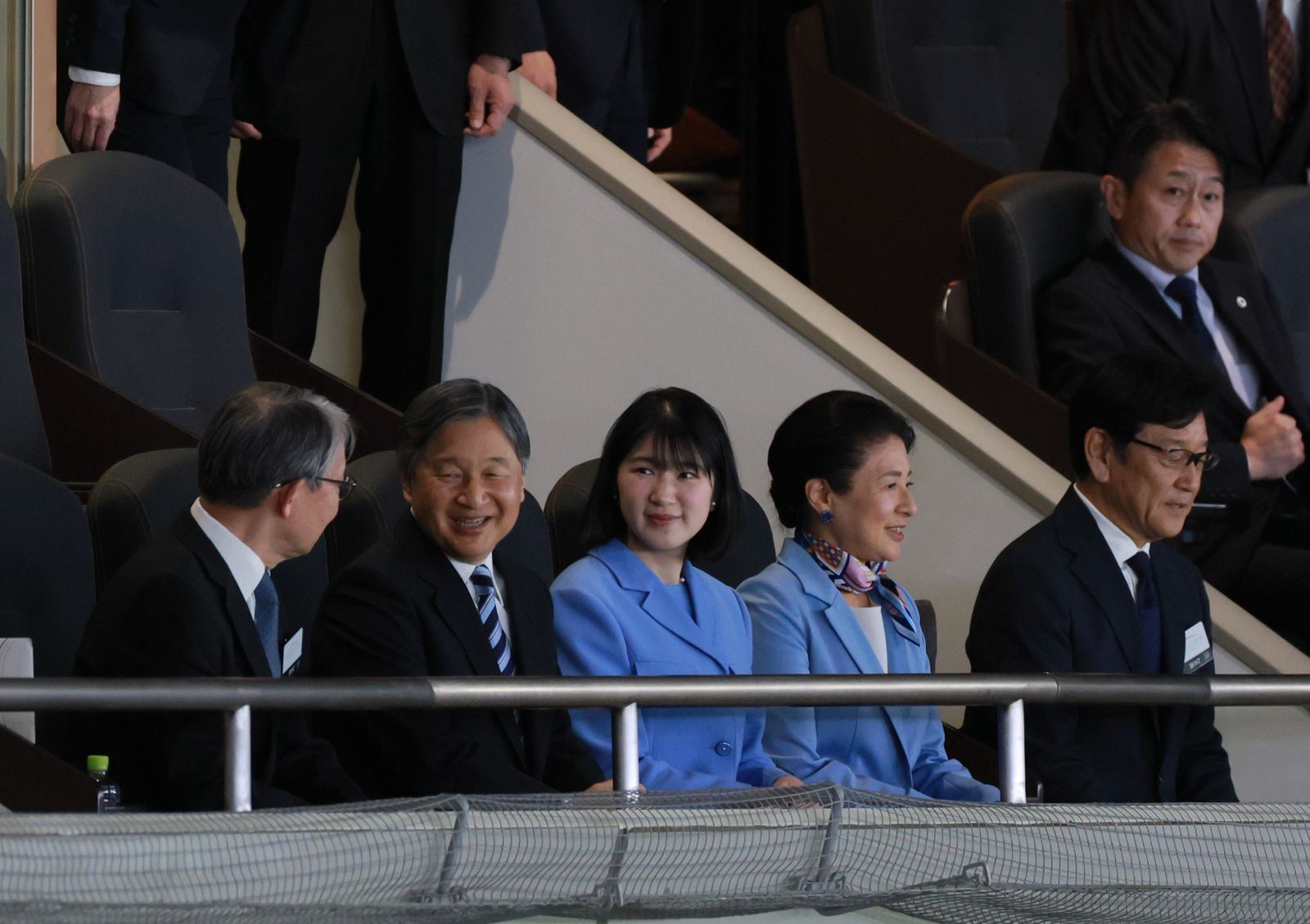 天皇一家現身東京巨蛋！吉田正尚逆轉砲救日本　台灣晉級仍有希望