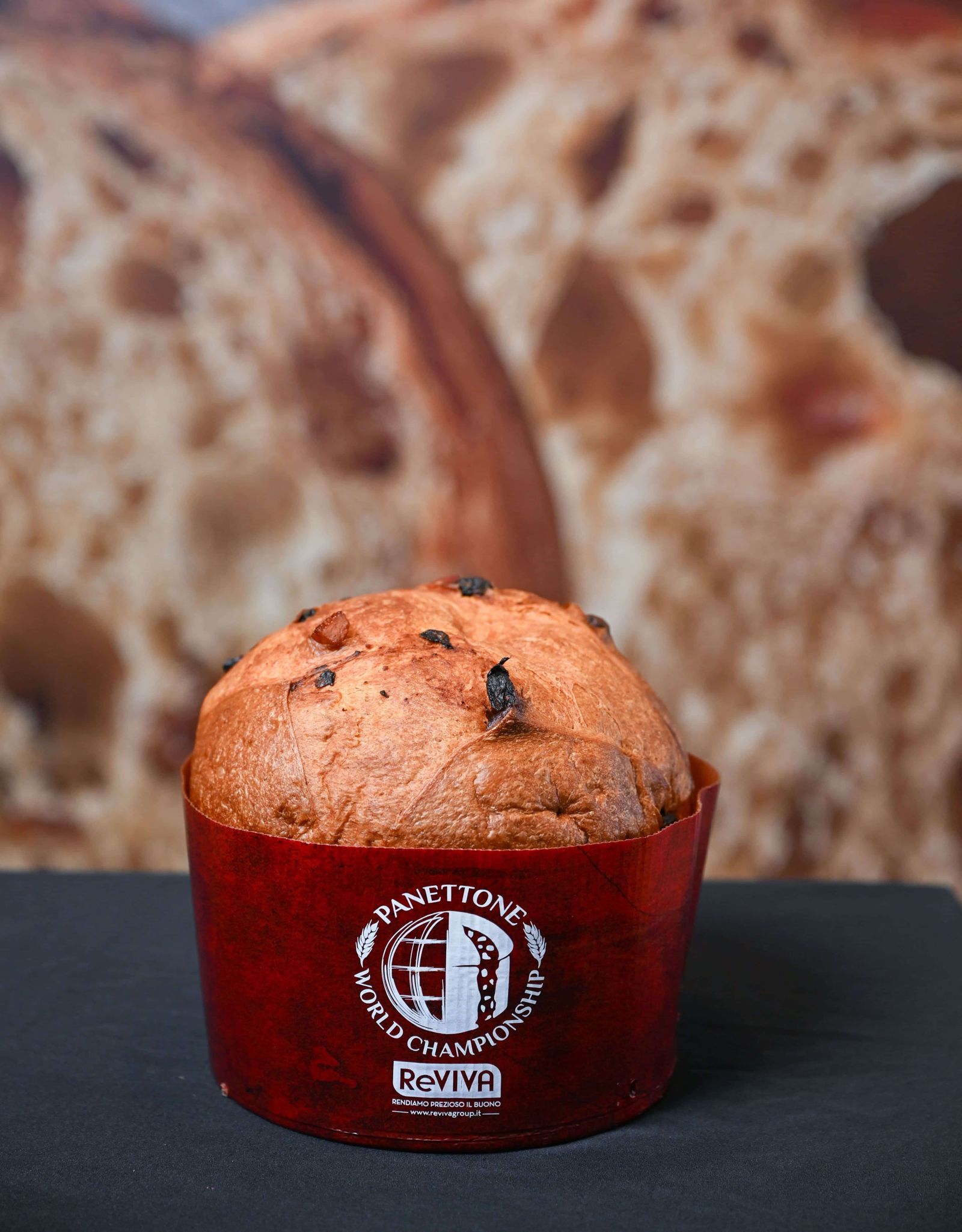 「傳統經典米蘭聖誕麵包」美味關鍵在於如何取得柑橘、蜂蜜及蛋奶之間的香氣平衡，同時讓天然酵母發揮到極致。（慧強實業有限公司供圖）