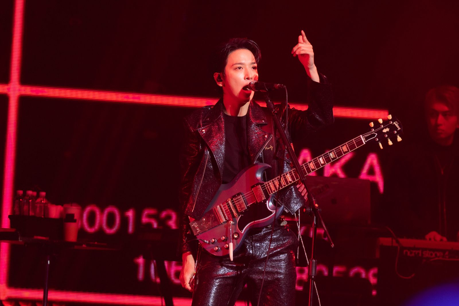 鄭容和說明年就不需要請翻譯了。和協整合行銷提供