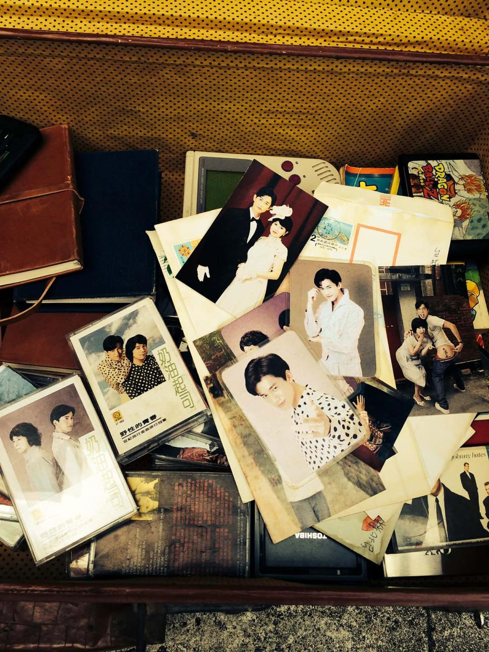 吳慷仁分享與曹西平合作的道具照。翻攝吳慷仁臉書