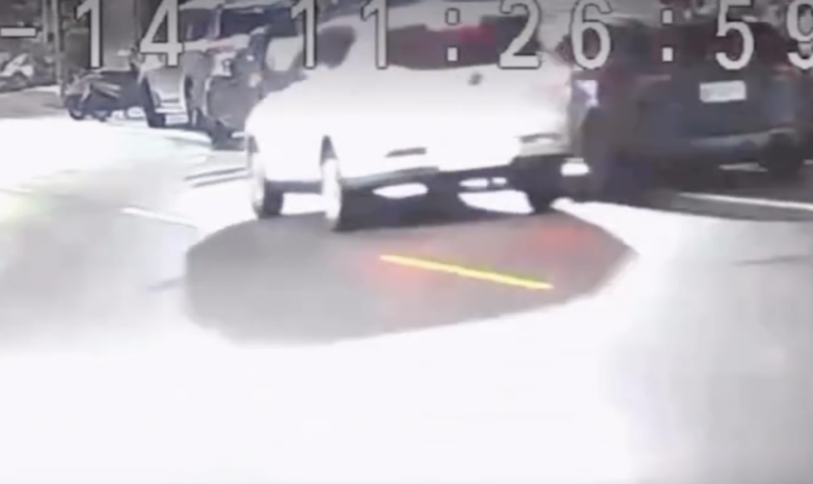 25週孕婦被撞飛!肇事駕駛「下車檢查車況」後加速逃逸 網友氣炸找兇手