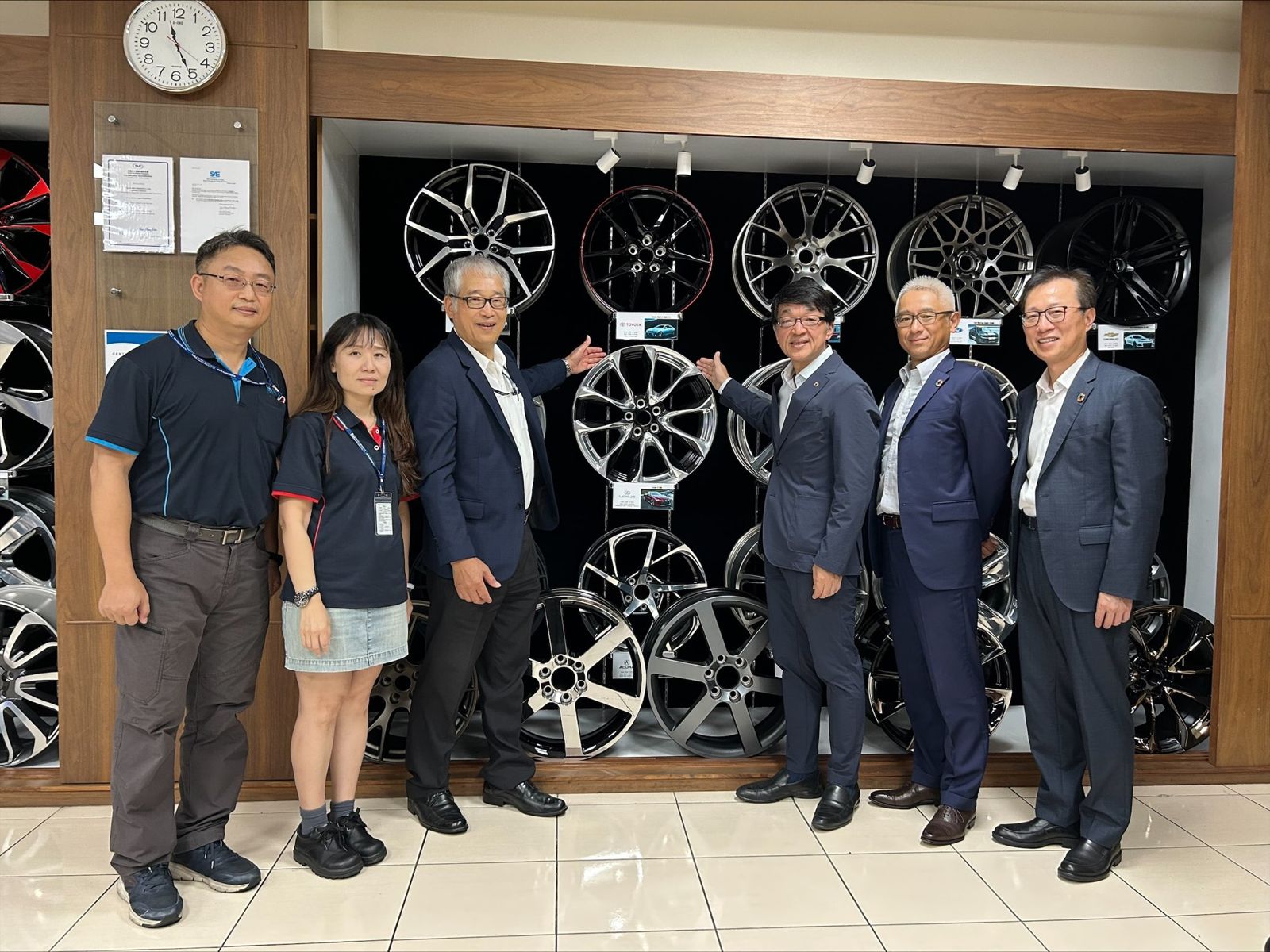 全球頂尖車御用輪圈王巧新　8月營收小跌車廠暑休後將加大拉貨力道