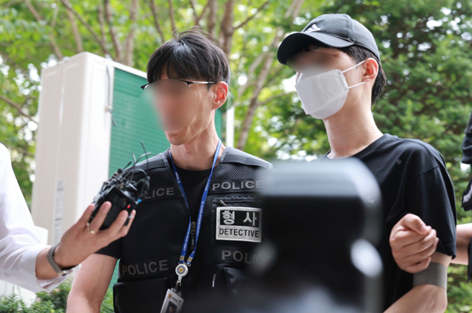 母子爭吵釀命案!18歲少年持刀刺死媽媽 遭問「後悔嗎?」直瞪記者