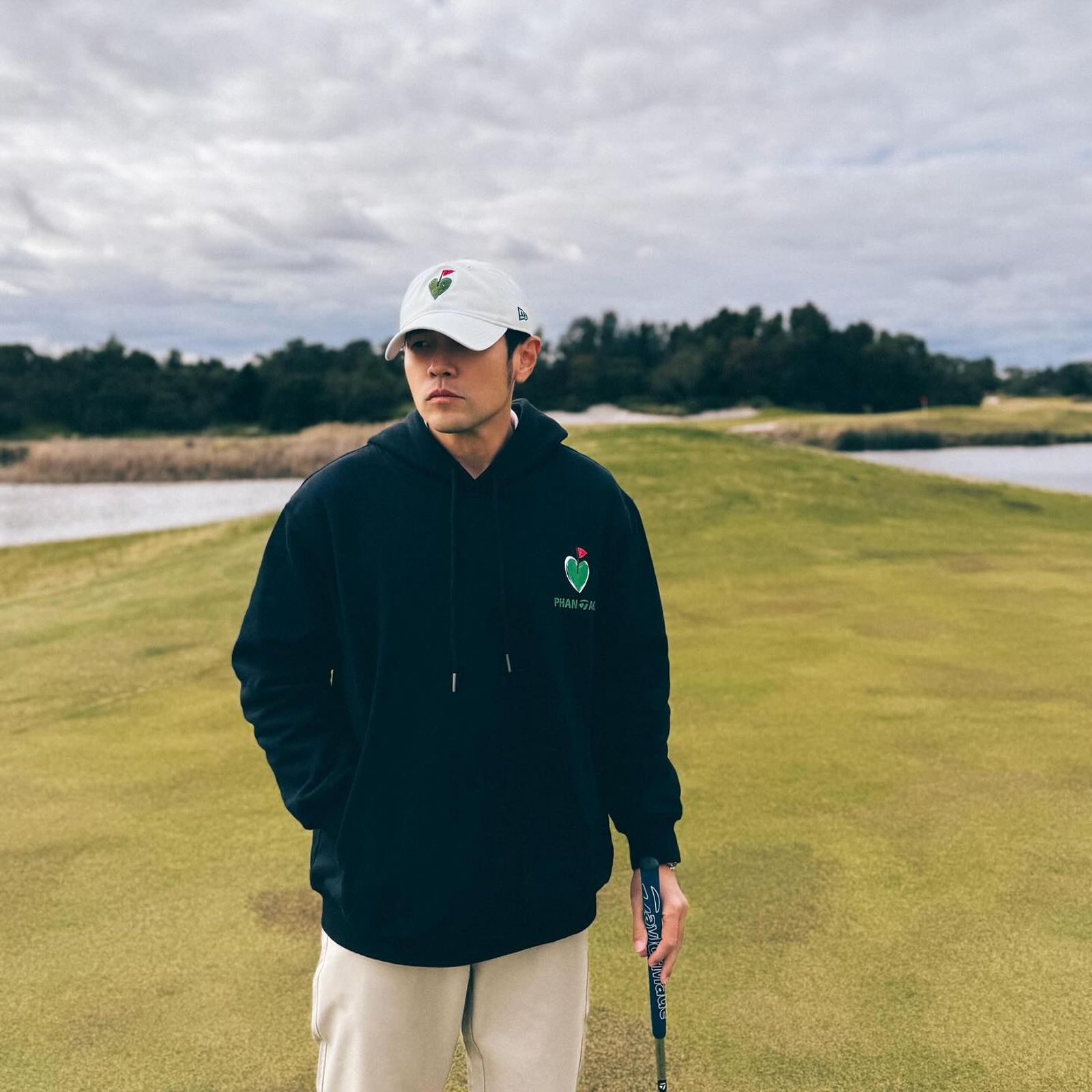 周杰倫工作之餘熱愛運動，高爾夫球、網球、籃球都喜歡。翻攝IG@jaychou