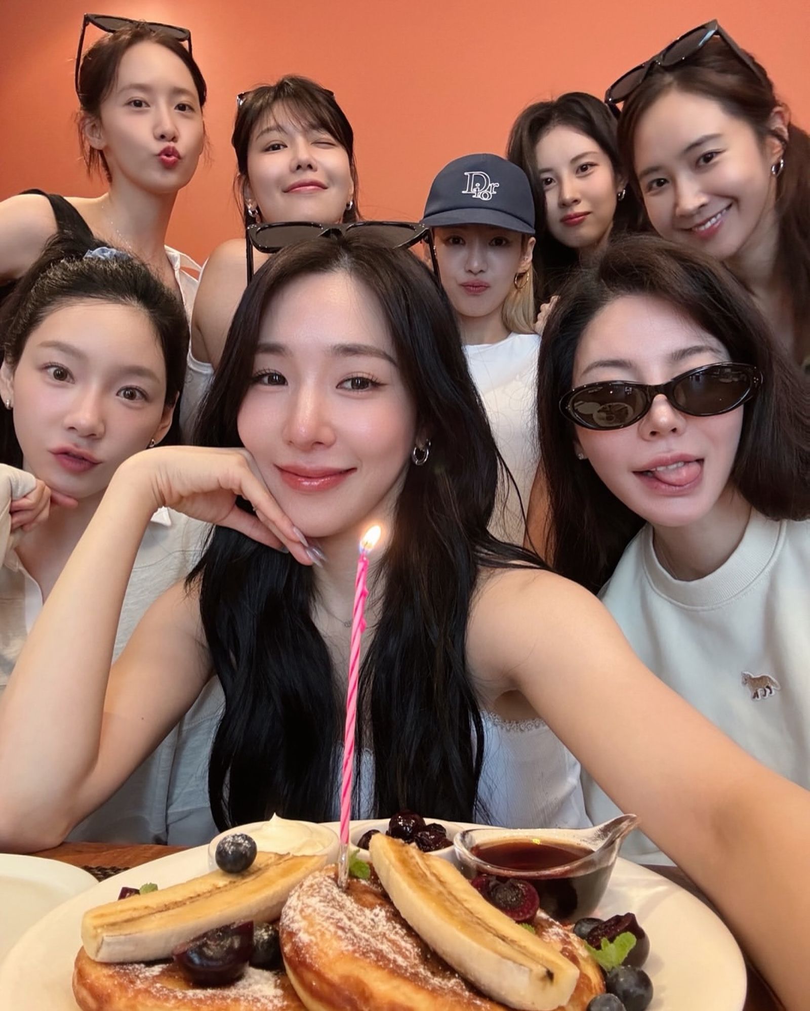 少女時代齊聚再次秀團魂。翻攝IG@tiffanyyoungofficial
