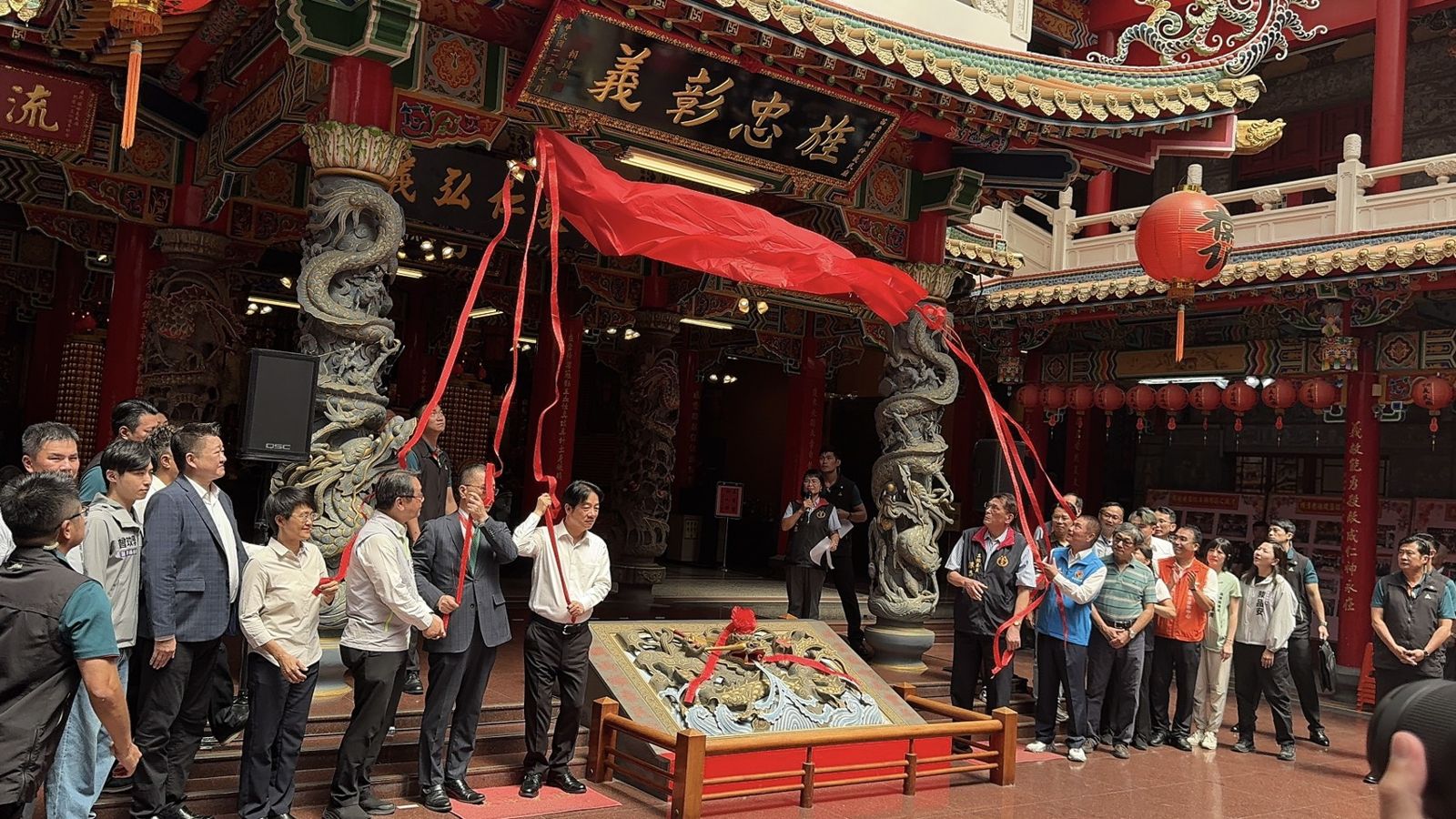 總統賴清德今天中午前往頭份義民廟參拜揭匾。(圖/民進黨苗栗縣黨部提供)