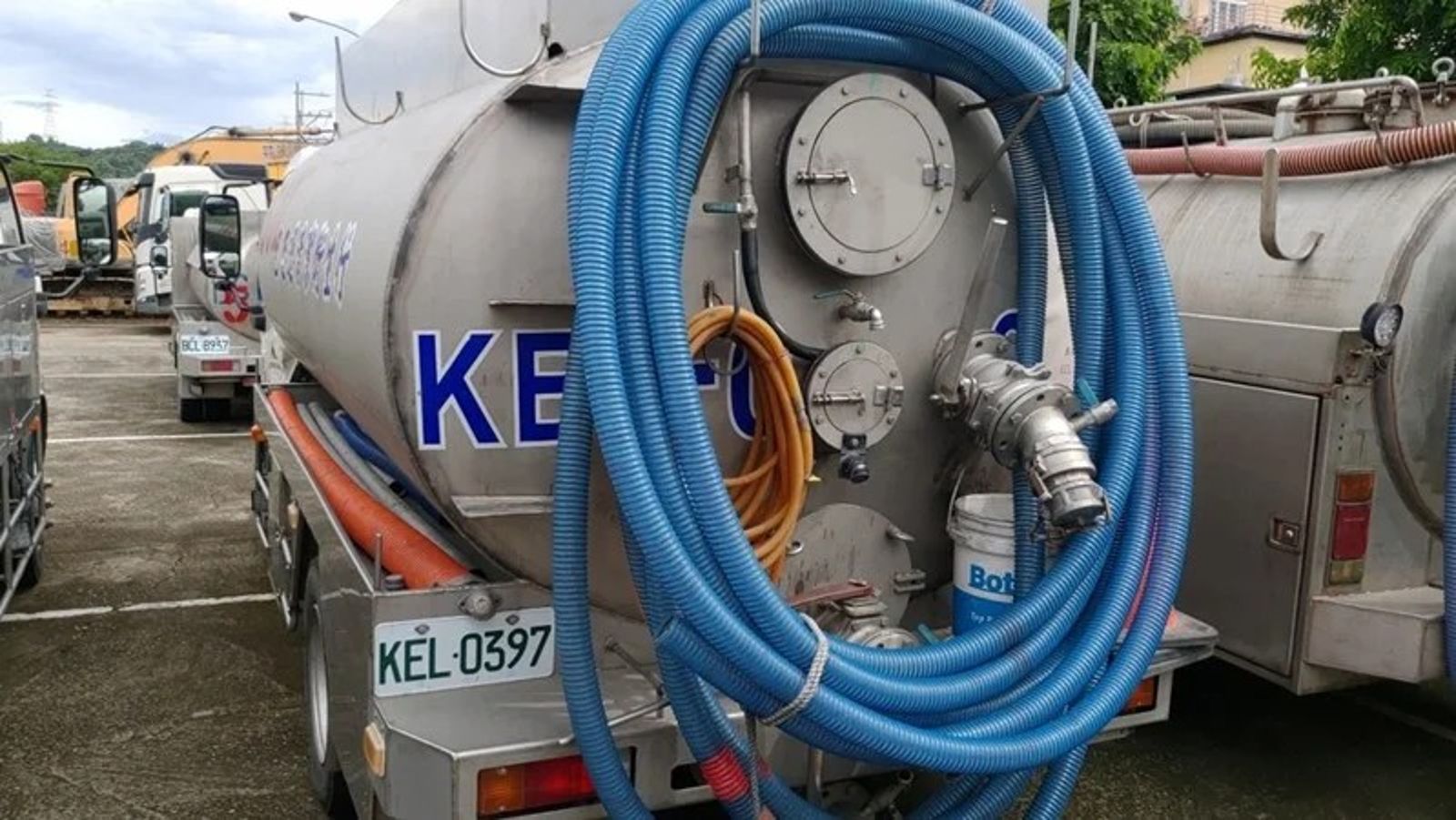 水肥車拍出814萬！中檢查扣賓利、麥拉倫超跑也上拍賣場