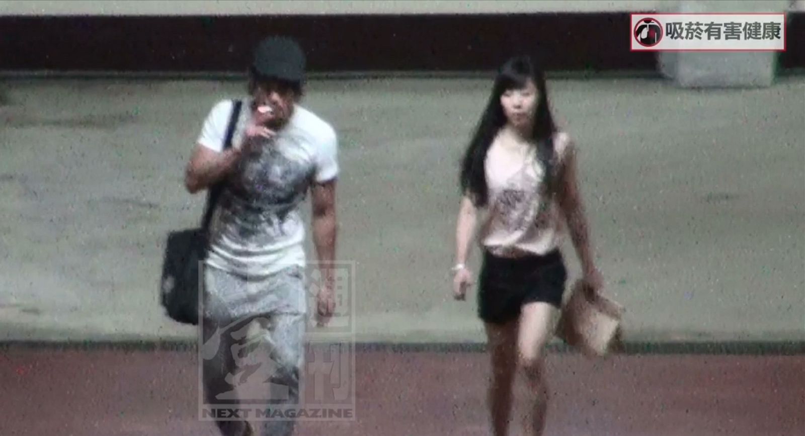 恢復單身的黃品源，桃花朵朵開，他和另一位女子嗑牛排並一起返家。圖片翻攝自壹週刊。