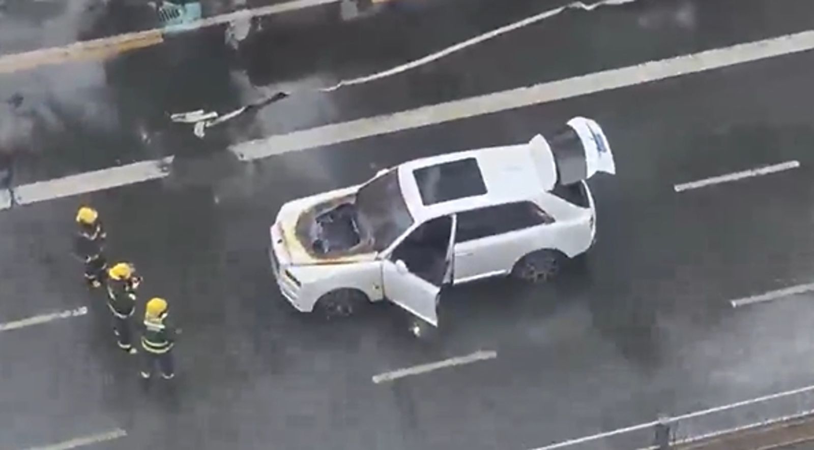 消防隊抵達救火。圖／百度