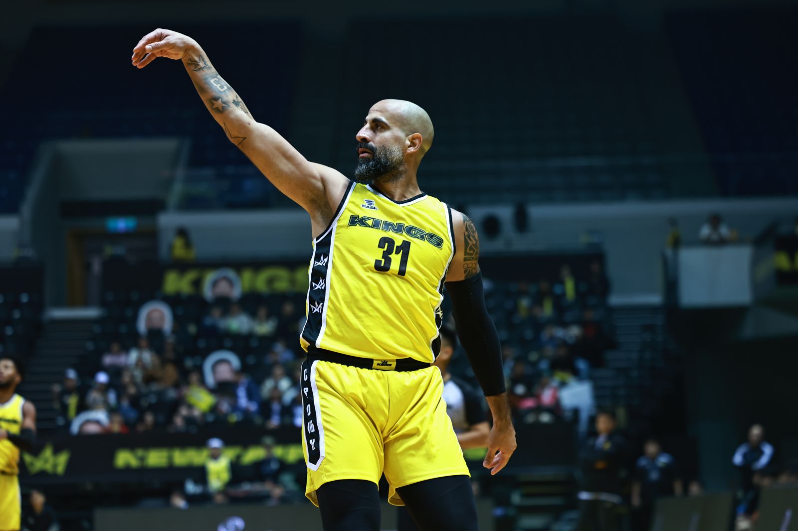 EASL新北國王戰野馬爆驚險一幕　桑尼疑似左膝重傷