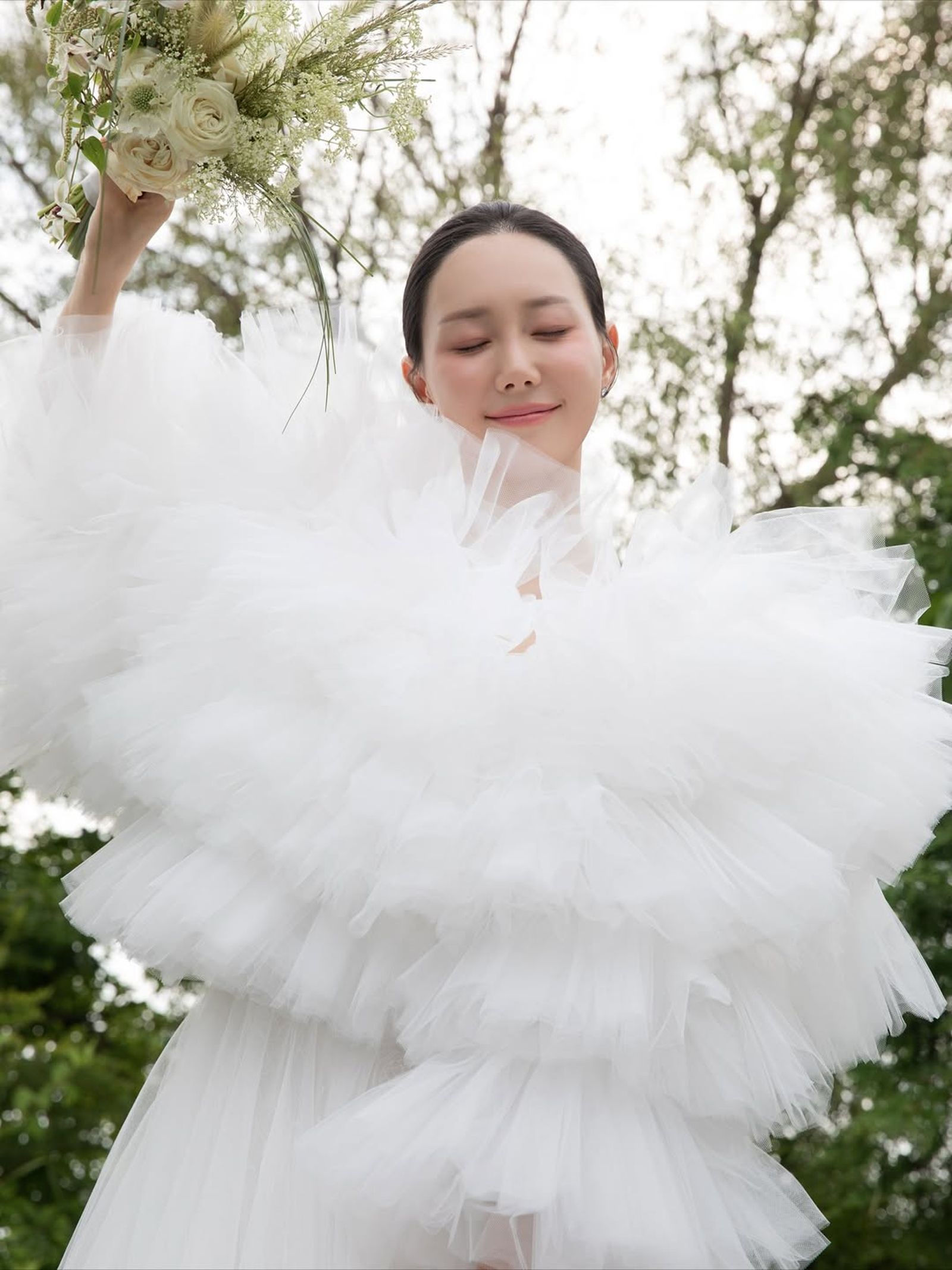 李裕英邀請親朋好友參加婚禮，也拍下許多人生美照留作紀念。翻攝IG@___2u0