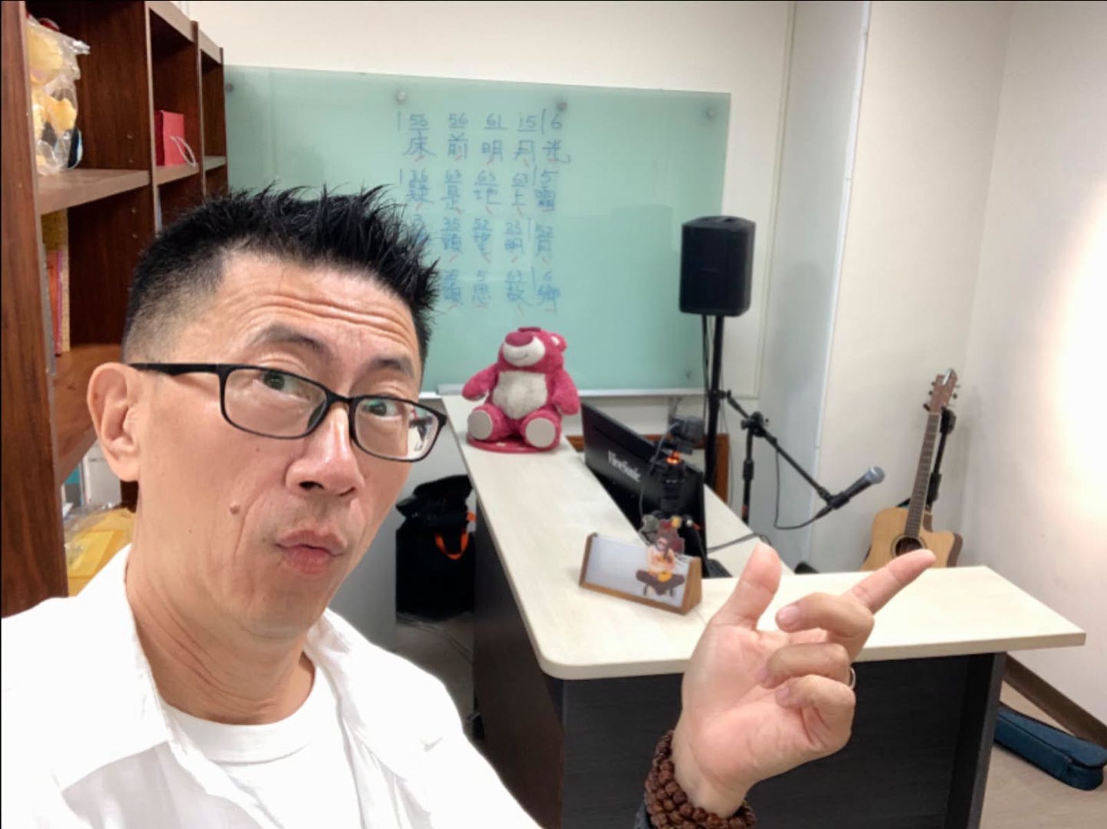 60歲資深歌手曝「求職碰壁」:像玩命!履歷石沉大海當夜班保全 熬過低谷人生逆轉