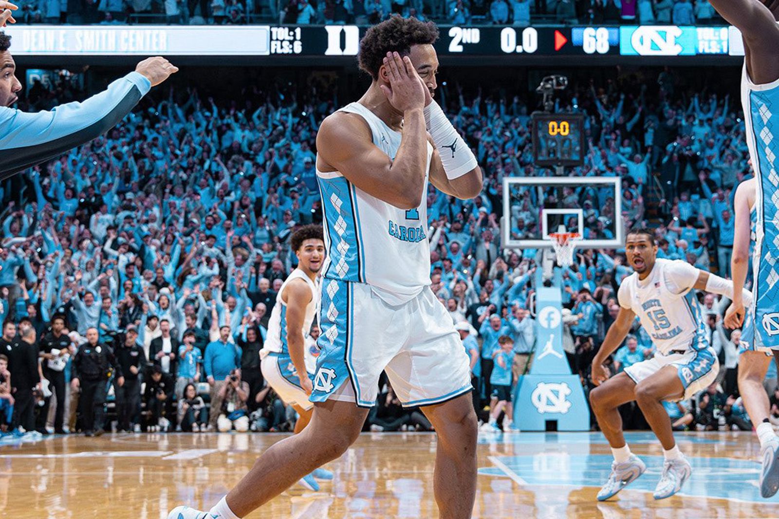 世仇對決！北卡0.4秒三分絕殺杜克　NBA「狀元熱門」雙十無力回天