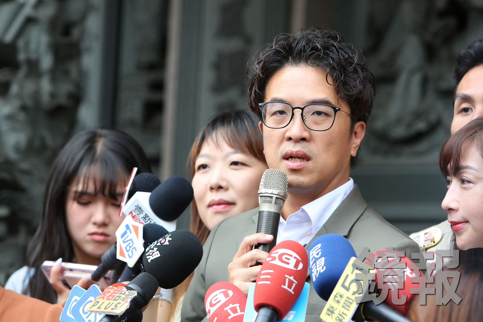 蔡康永因同志酒吧遭搜站出來　沈伯洋：政府有責任營造友善環境